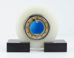 Tischuhr im Art déco-Stil