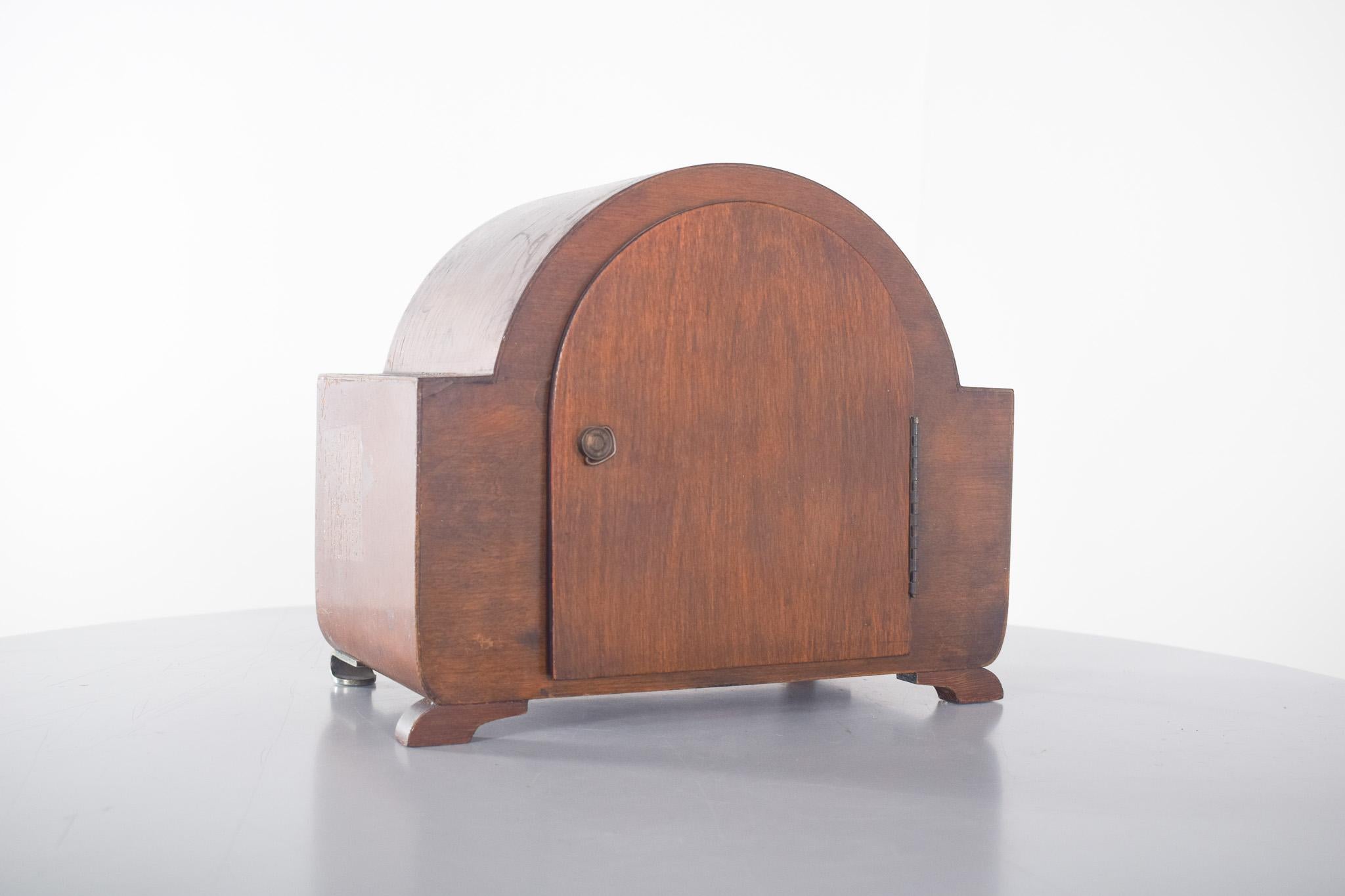 Art Deco Tischuhr aus dunklem Holz (Portugiesisch) im Angebot