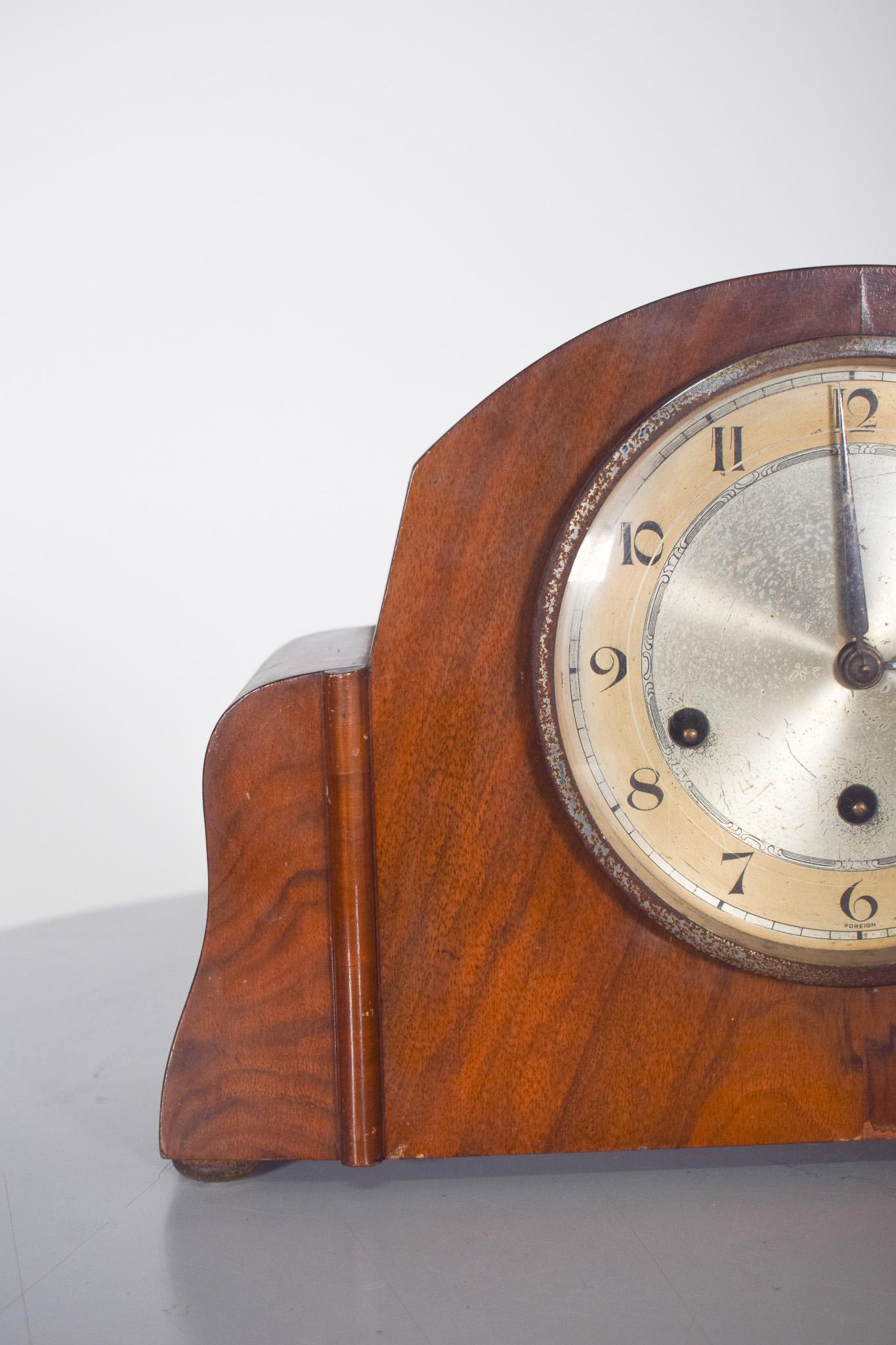 Portugais Horloge de table Art déco avec cadre en bois en vente