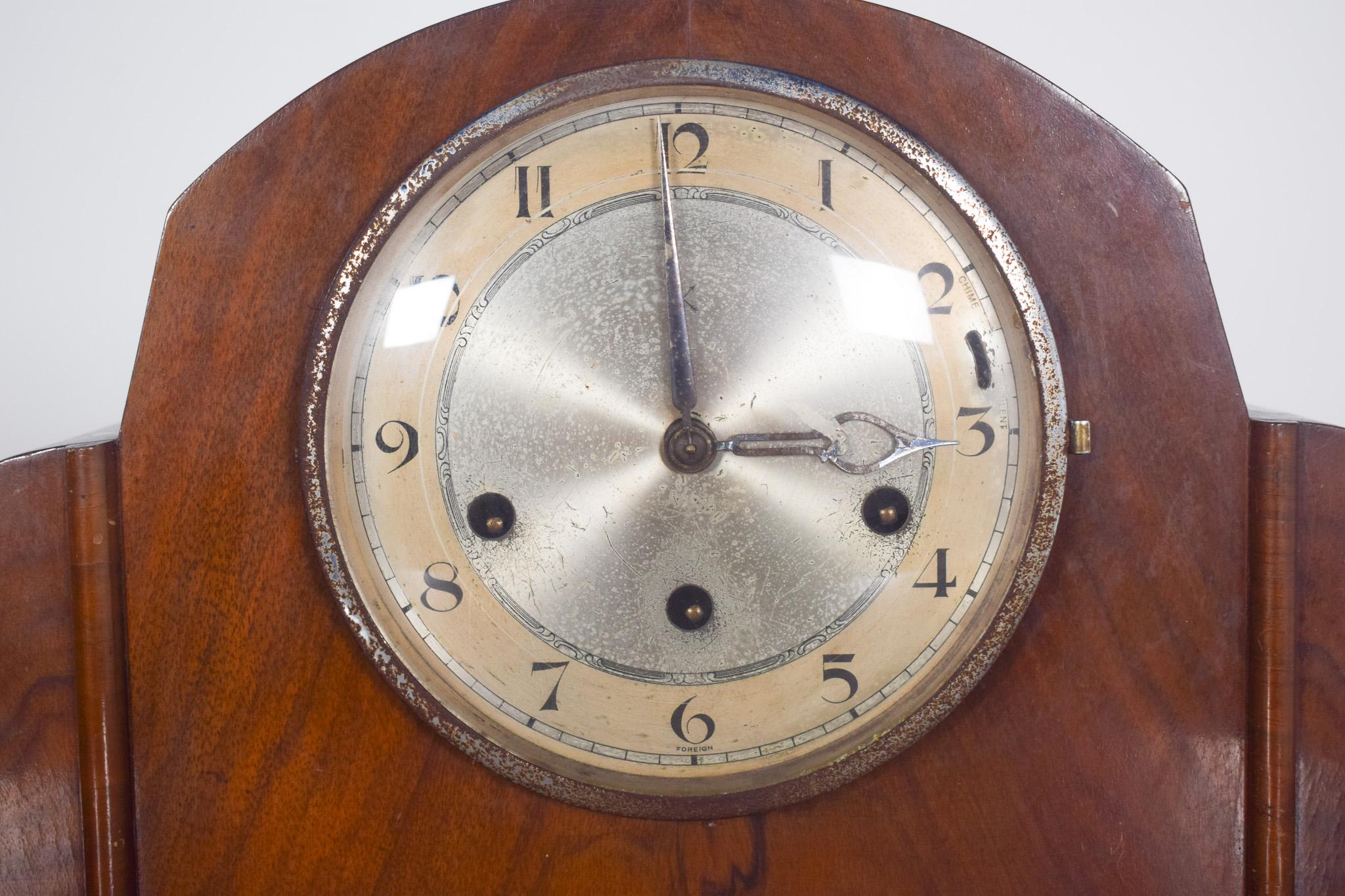 Horloge de table Art déco avec cadre en bois Abîmé - En vente à Lisboa, Lisboa
