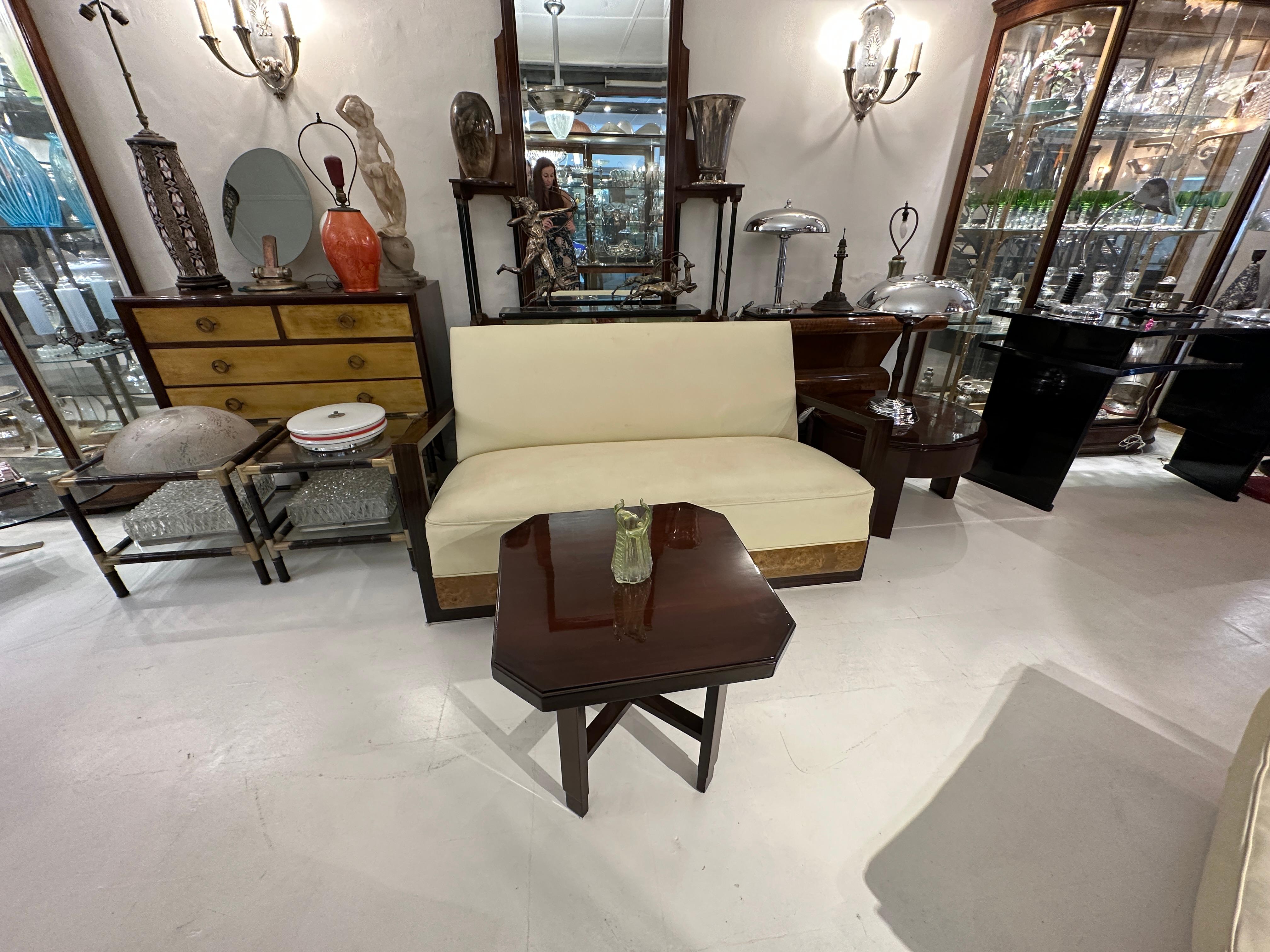 Milieu du XXe si�ècle Table Art Déco, France, 1930, matériau, bois en vente