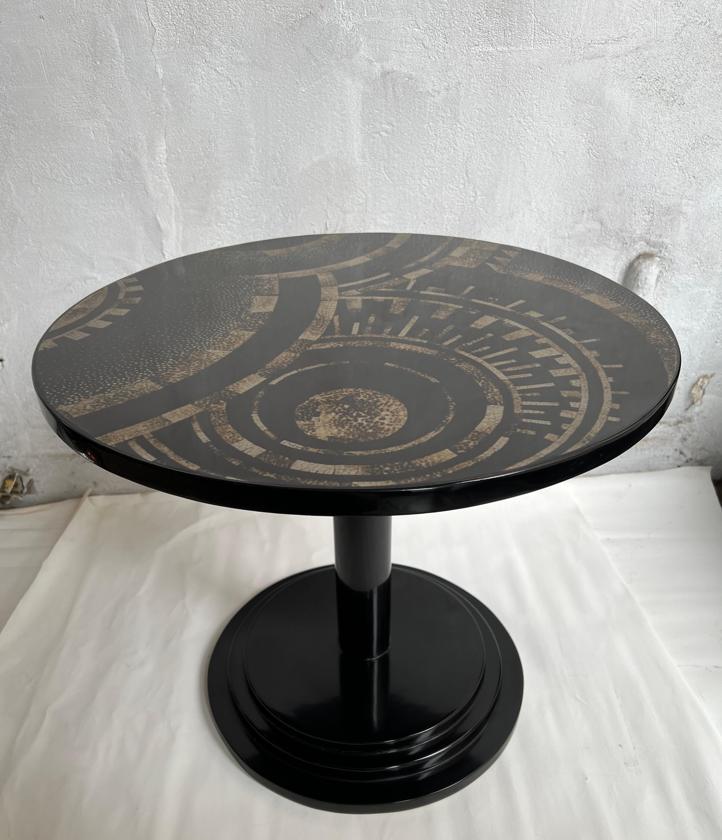 French Art Deco Table in Wood France, 1930 For Sale