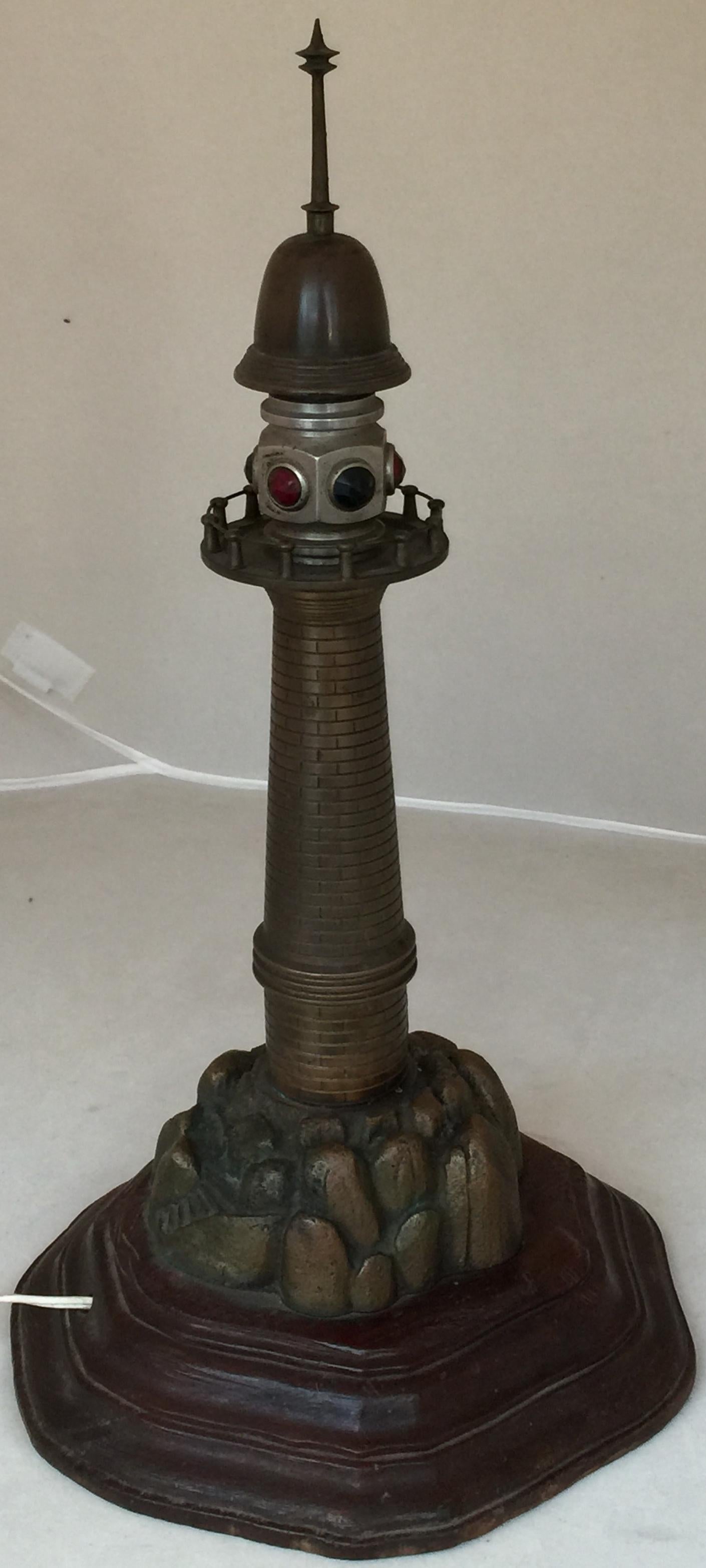 Lámpara de Sobremesa Art Decó Faro, 1920, Material: Bronce y Madera, Francia en venta 1