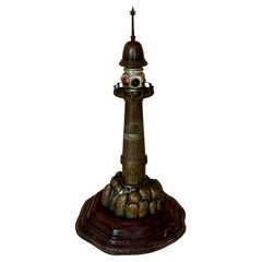 Leuchtturm Art-déco-Tischlampe, 1920, Material: Bronze und Holz, Frankreich