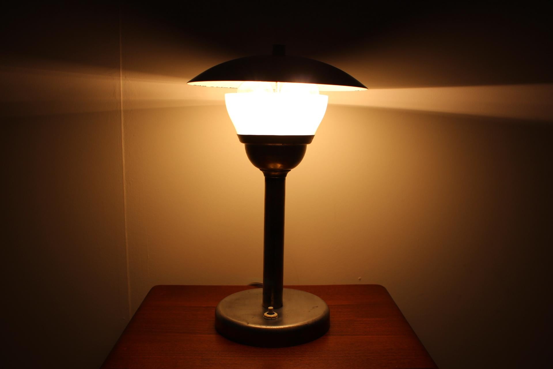 Art-Déco-Tischlampe, 1930er Jahre im Angebot 1