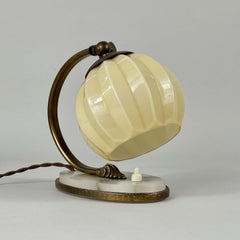 Lampada da tavolo Art Deco, alabastro, vetro opalino e ottone, Germania, anni '20 - '30