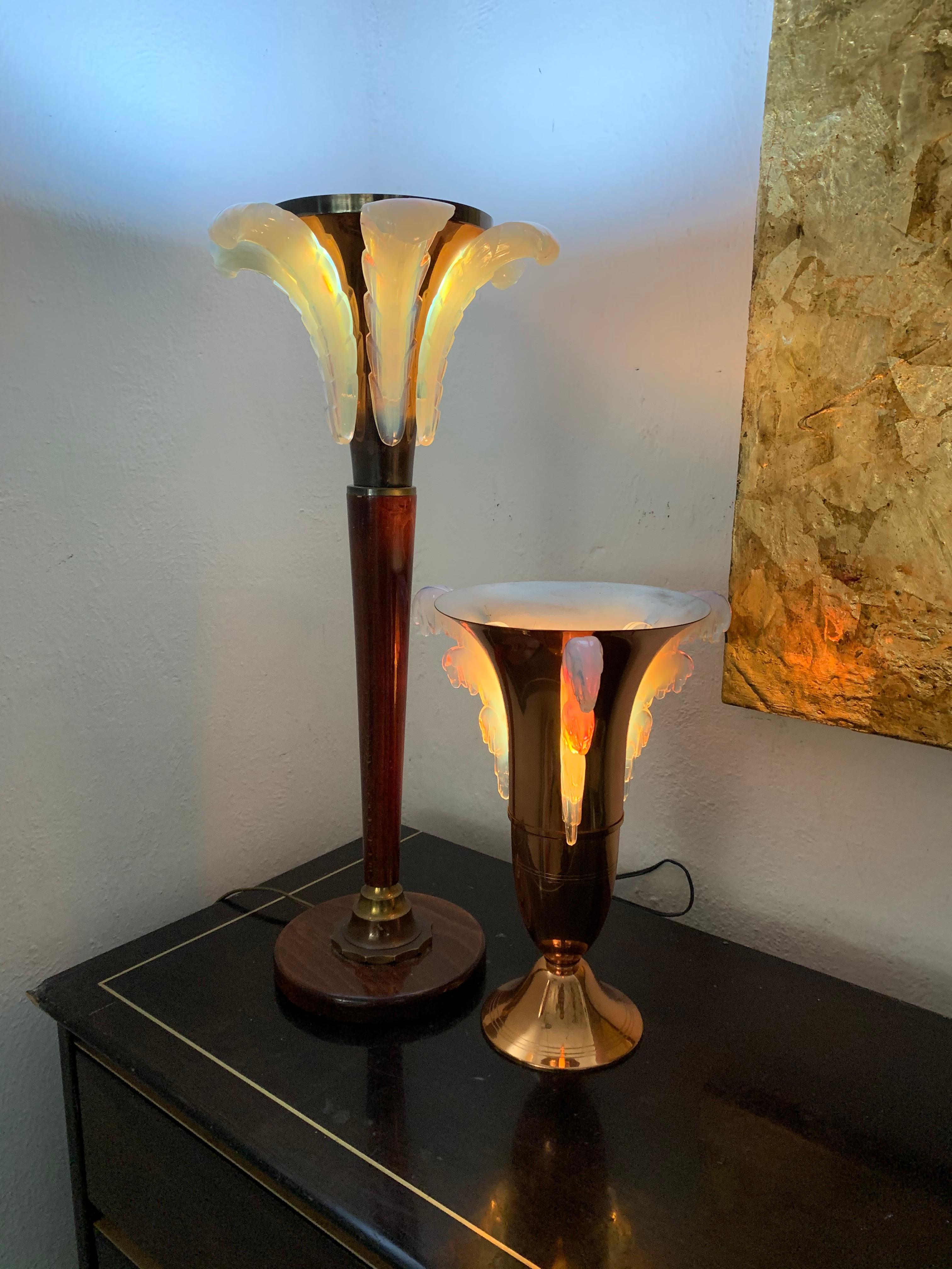 Copper Art Deco Table Lamp Attributed to Petitot, Glass Signed EZAN, France circa 1940s