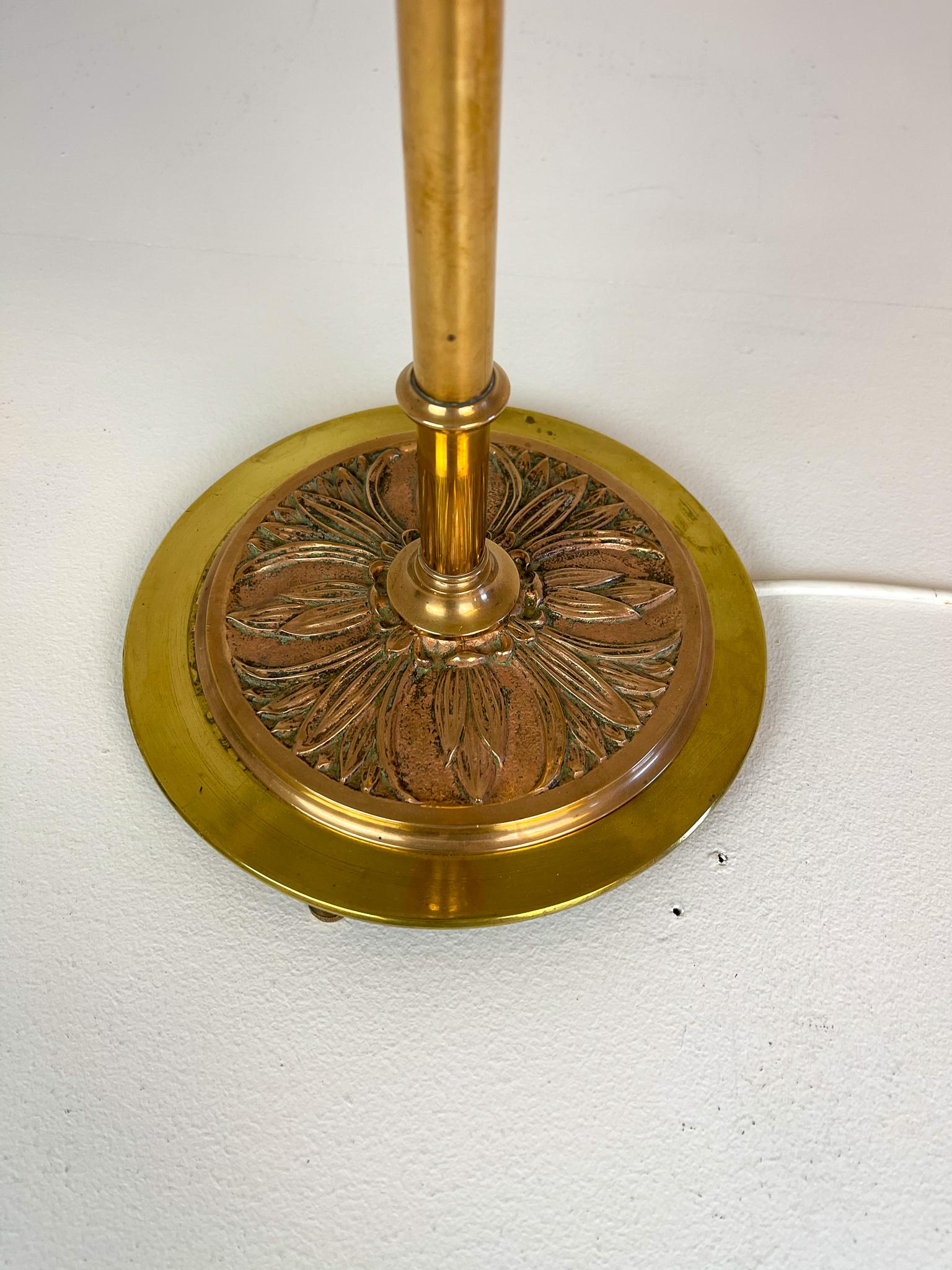 Milieu du XXe siècle Lampe de bureau Art Déco en laiton et cuivre, Suède, années 1930 en vente