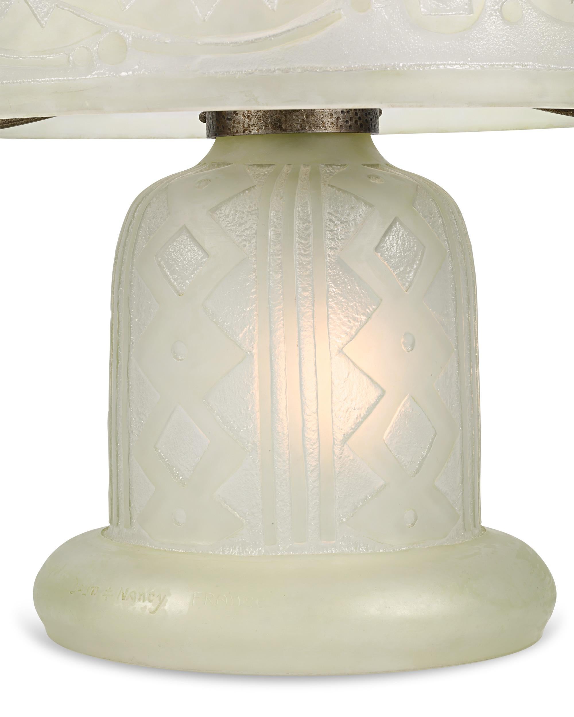 Etched Art Deco Table Lamp by Daum Nancy