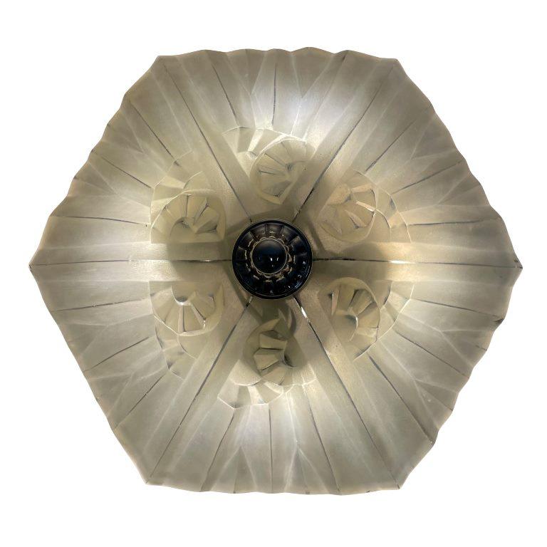 Mid-20th Century Art Deco table lamp by „Degué“ For Sale