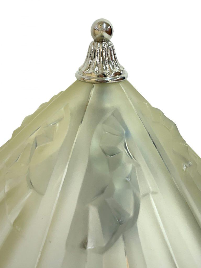 Brass Art Deco table lamp by „Degué“ For Sale