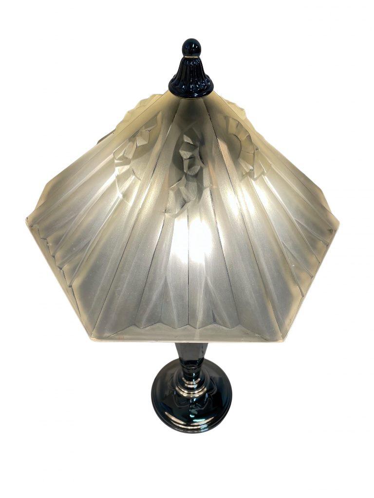Art Deco table lamp by „Degué“ For Sale 1