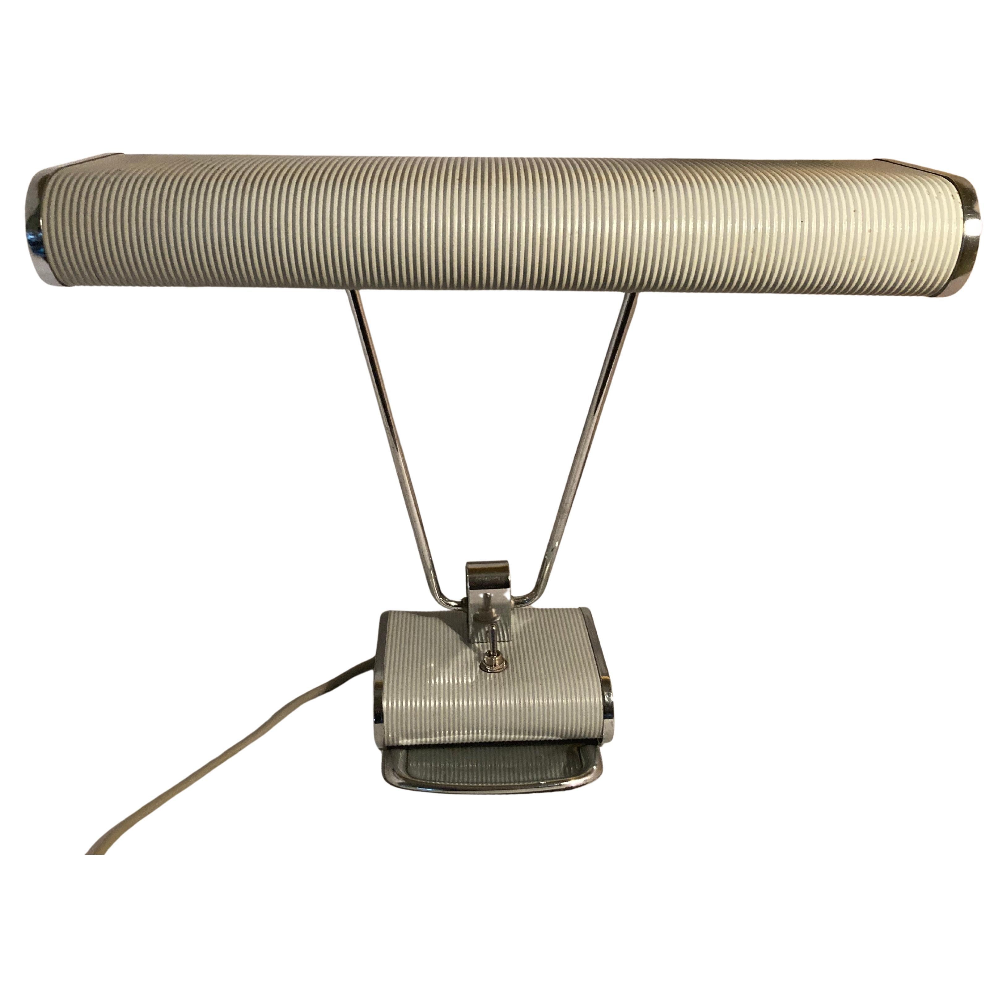 Art Déco table lamp by Eileen Gray. Manufacturer Jumo. France 1930s.