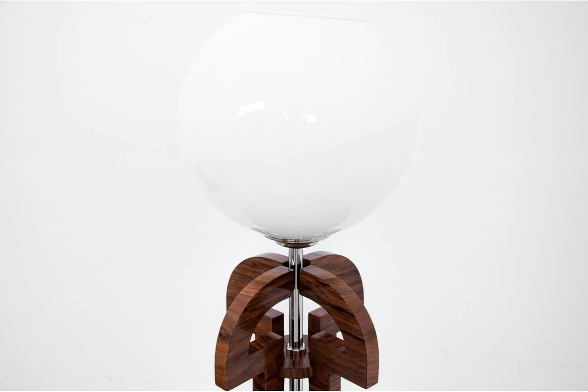 Art Deco style lamp comes from Spain. 
The base and wires are new. 
European plug.
Excellent condition.
   