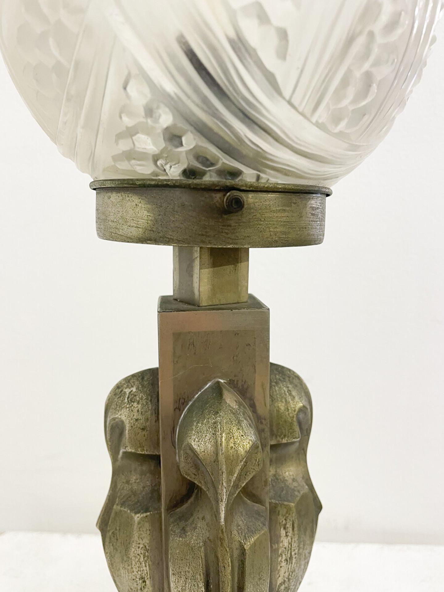 Français Lampe de table Art Déco en vente