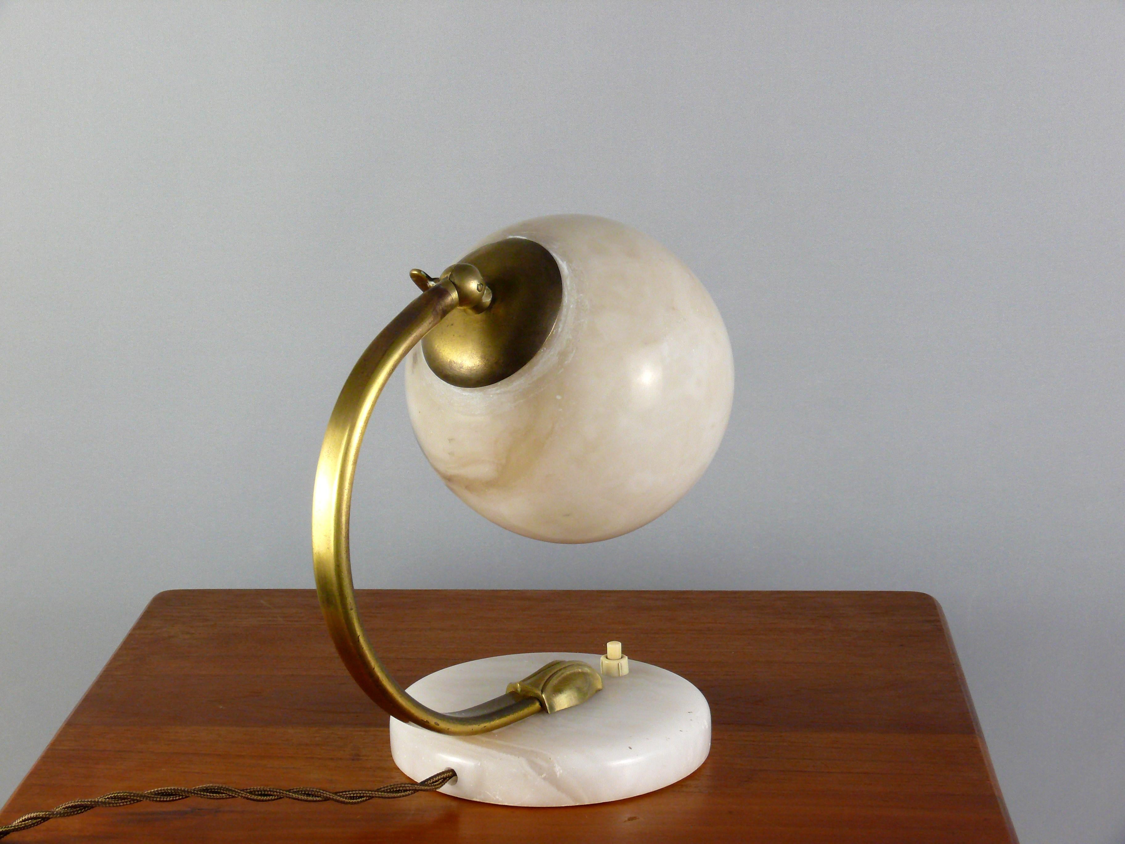 Art Déco Table Lamp In Good Condition For Sale In Schwerin, MV