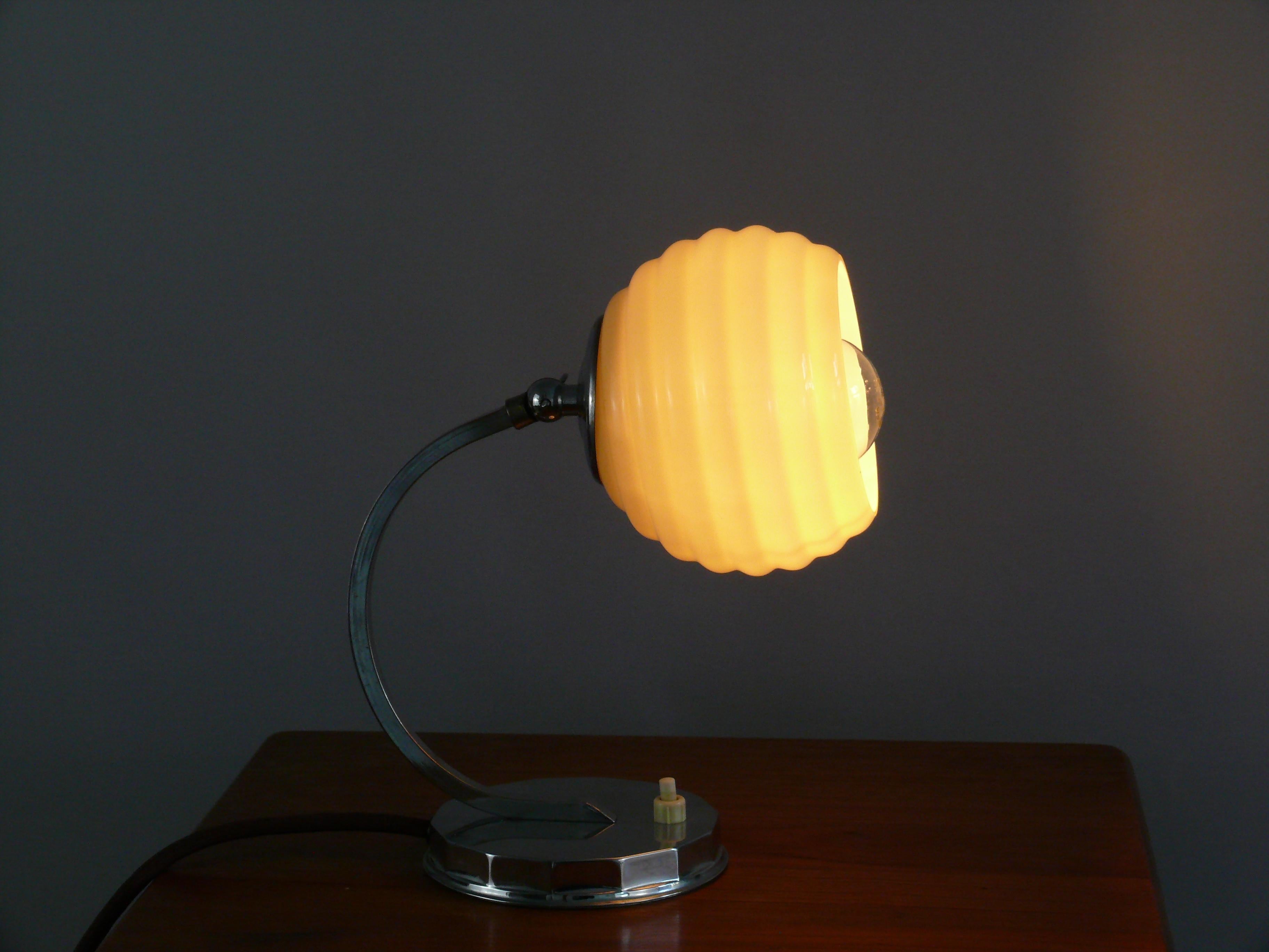 Art Déco Table Lamp In Good Condition For Sale In Schwerin, MV