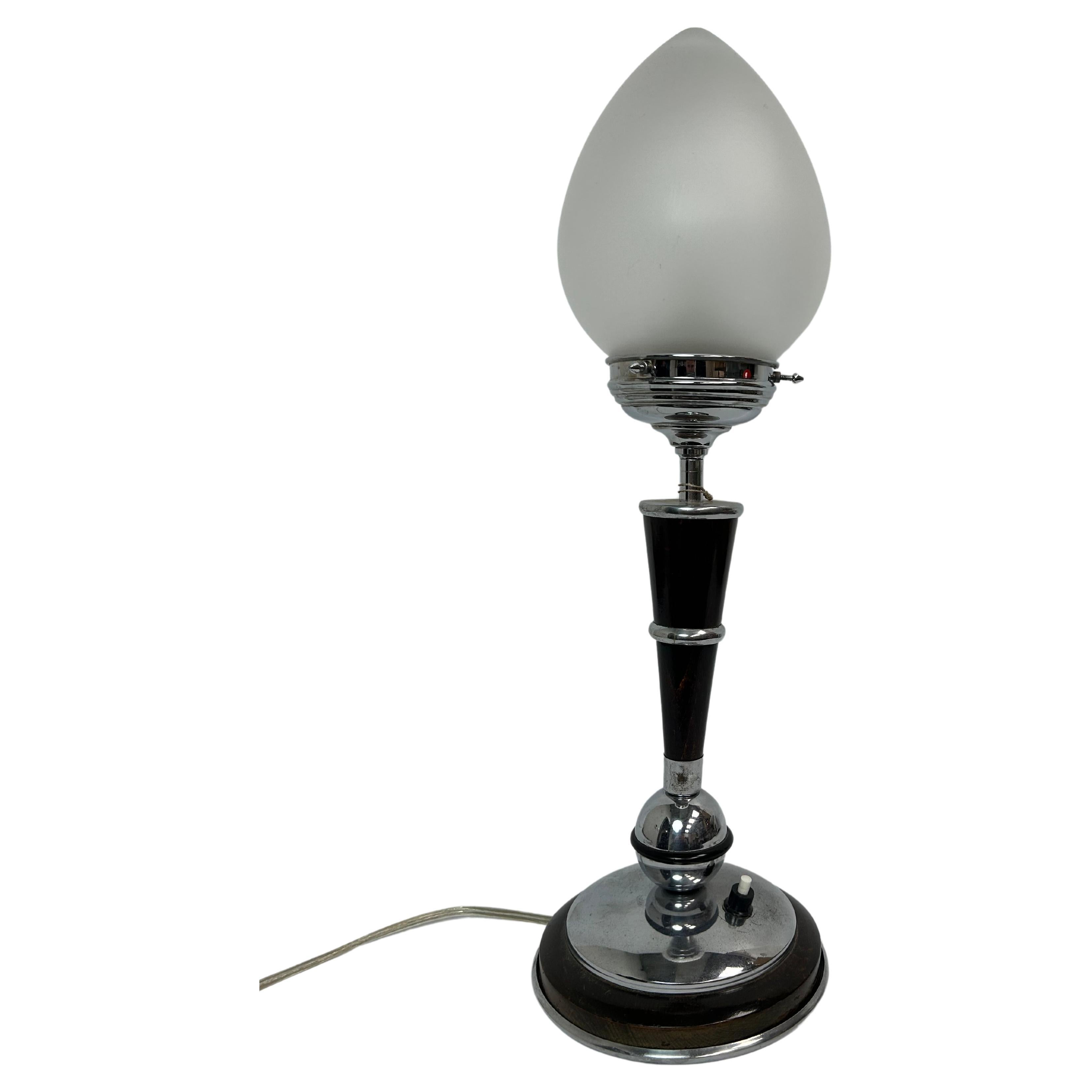 Art deco table lamp