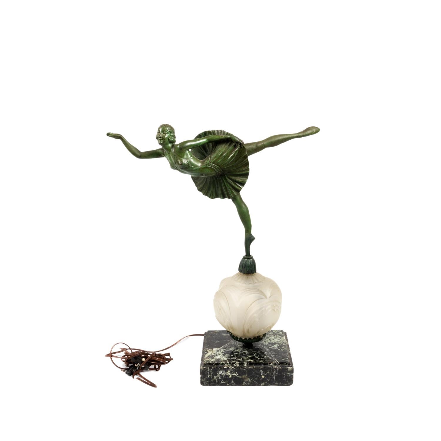 Lampe de table Artful Green Bronze Dancer Statue, 20e siècle Bon état - En vente à Lisbon, PT