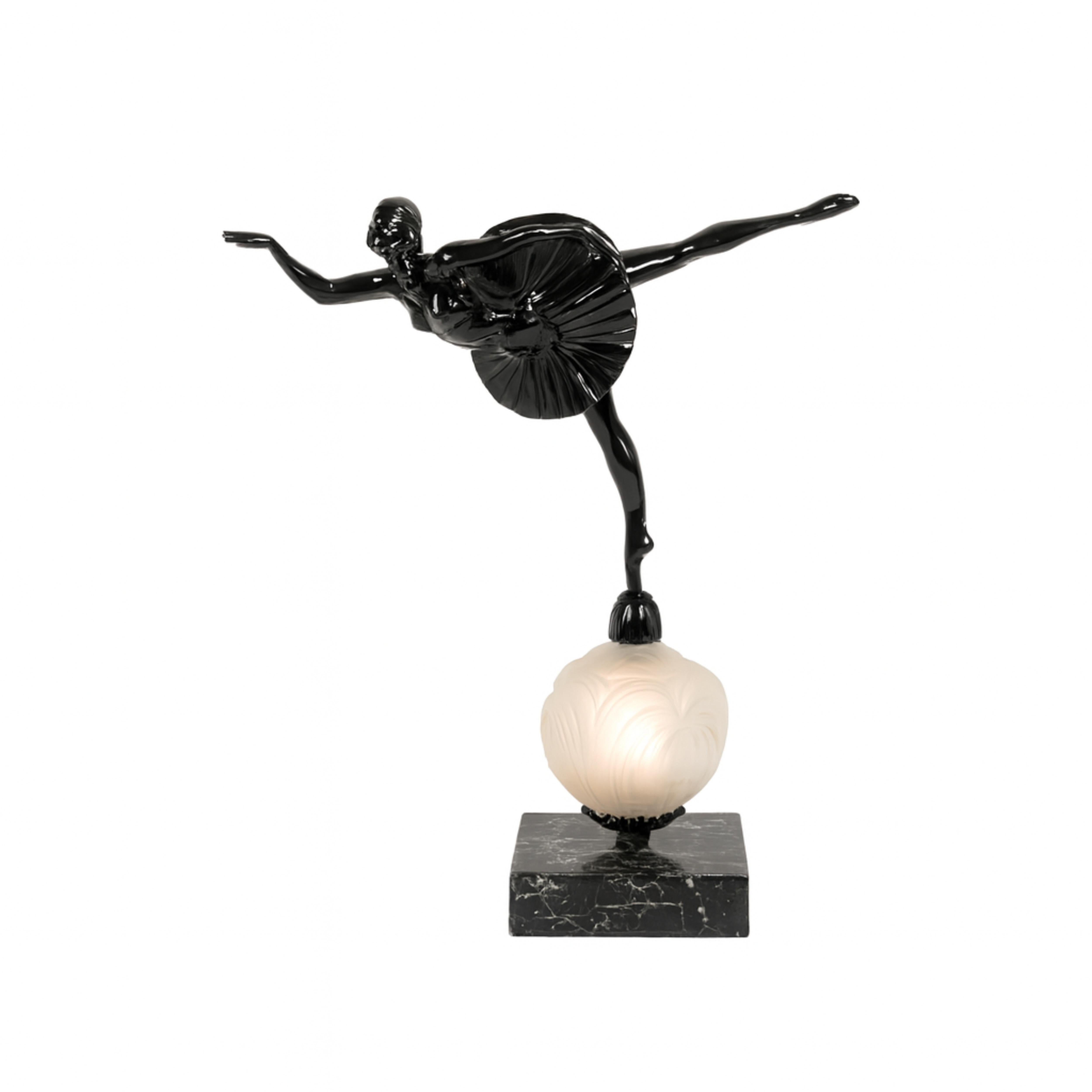 20ième siècle Art Deco Table Lamp Green Bronze Dancer Statue, 20th Century en vente