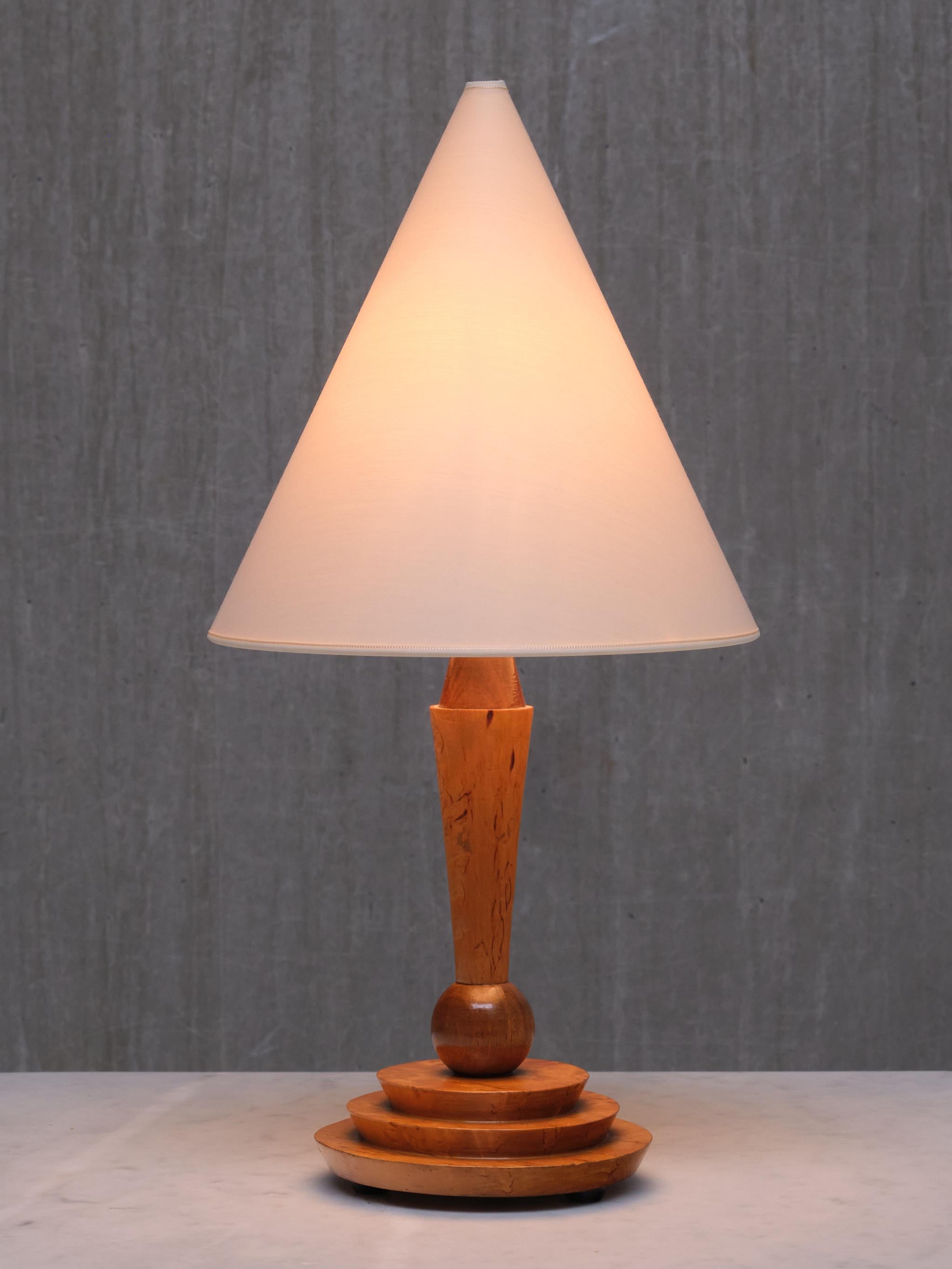 Art Deco Table Lamp in Birdseye Maple with Ivory Colored Shade, Austria, 1930s In Good Condition For Sale In The Hague, NL