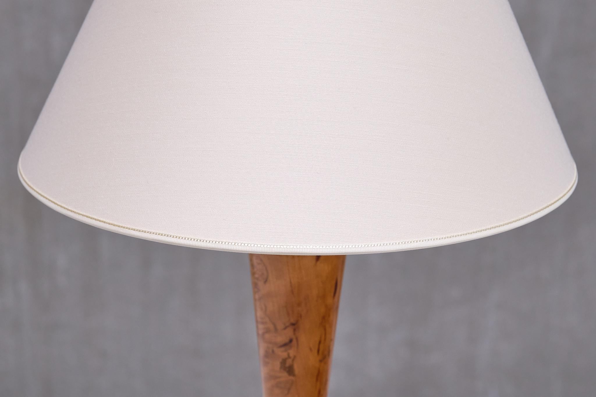 Art Deco Table Lamp in Birdseye Maple with Ivory Colored Shade, Austria, 1930s For Sale 2