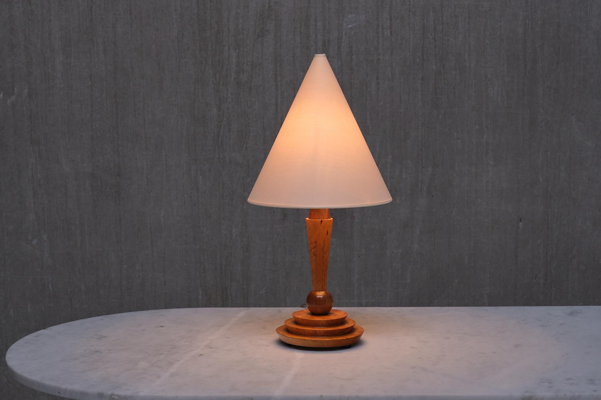 Art Deco Table Lamp in Birdseye Maple with Ivory Colored Shade, Austria, 1930s For Sale 3