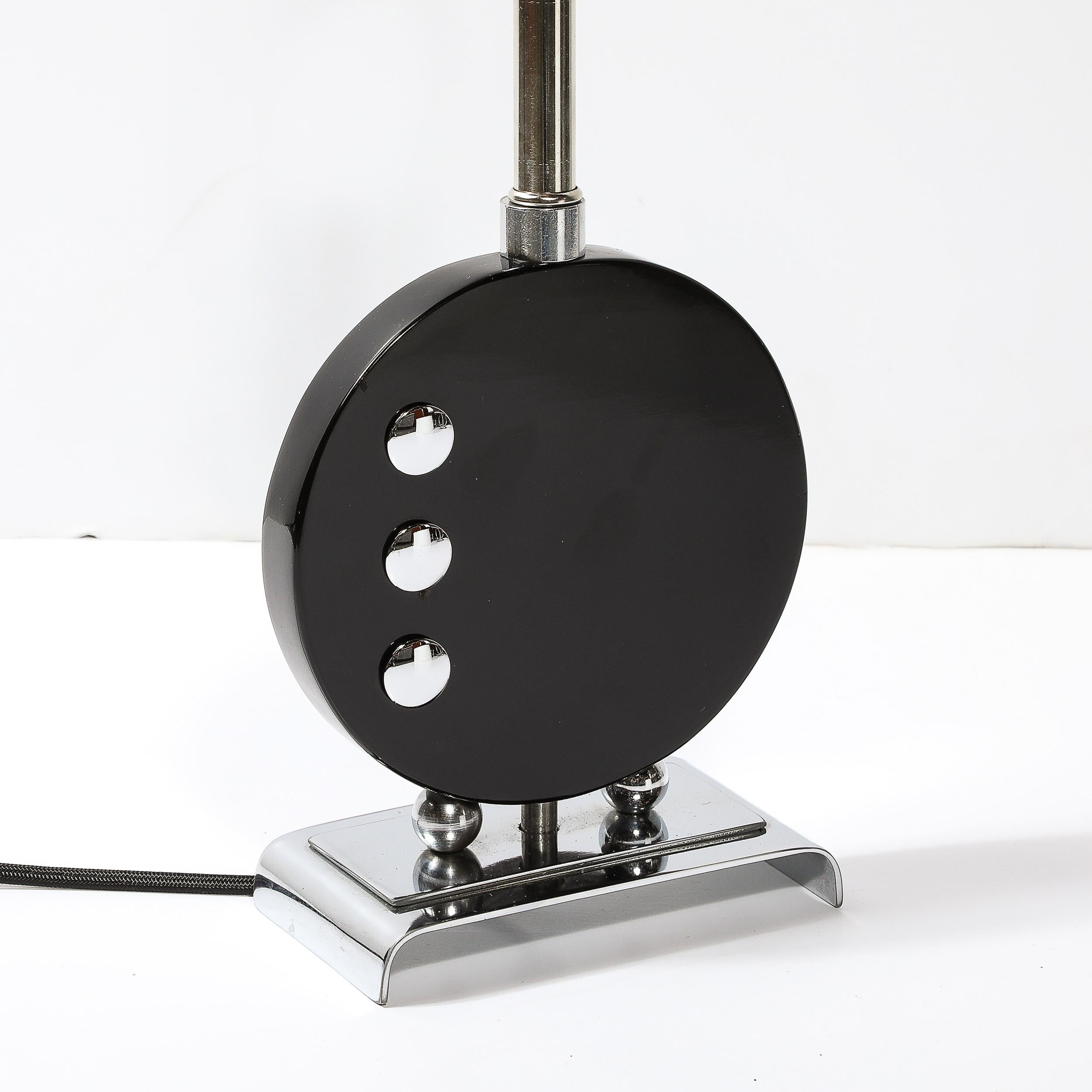Lampe de table Art déco en laque noire avec détails chromés d'après Donald Deskey en vente 5