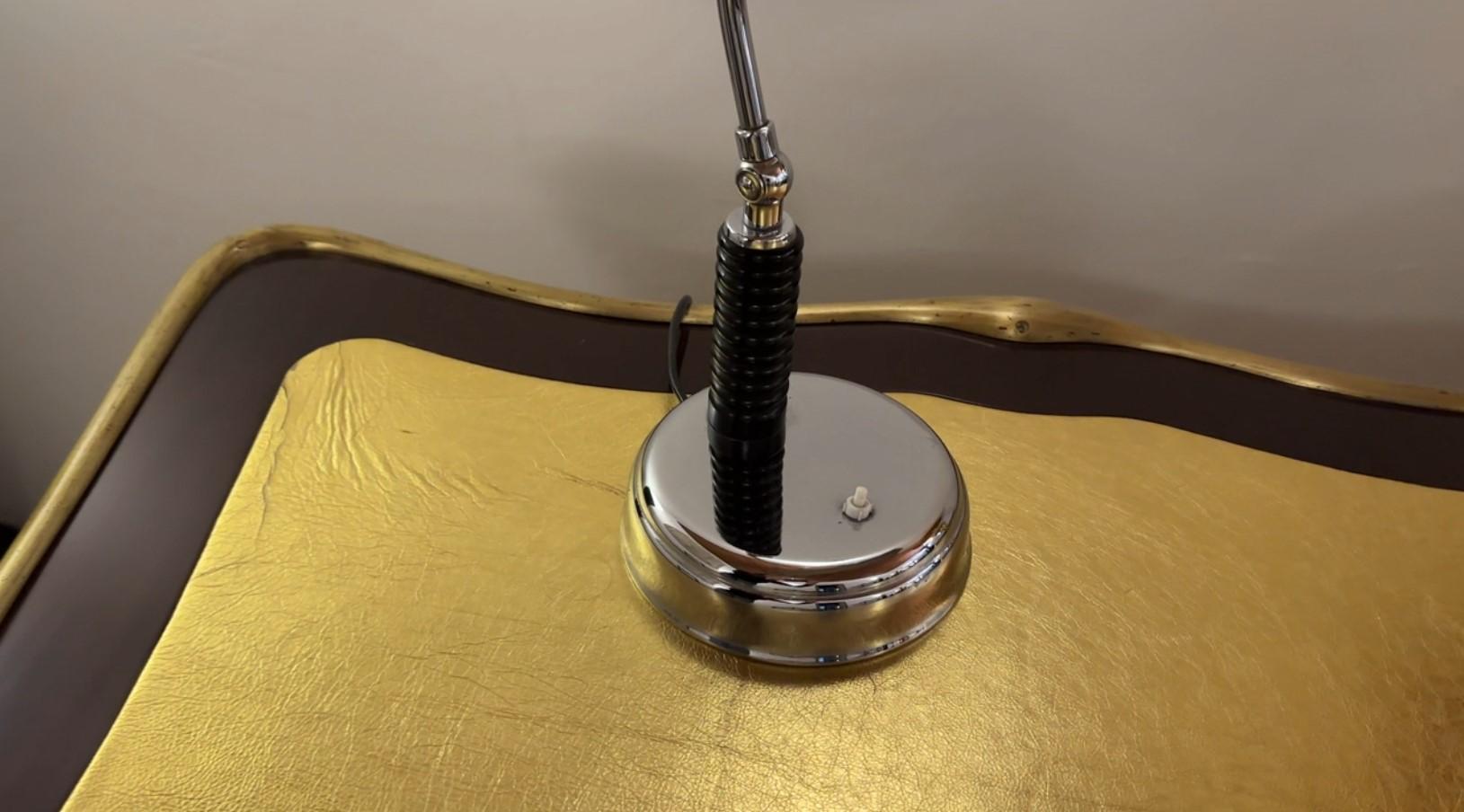Art Deco table Lamp in chrome bronze and wood 1925, France en vente 8