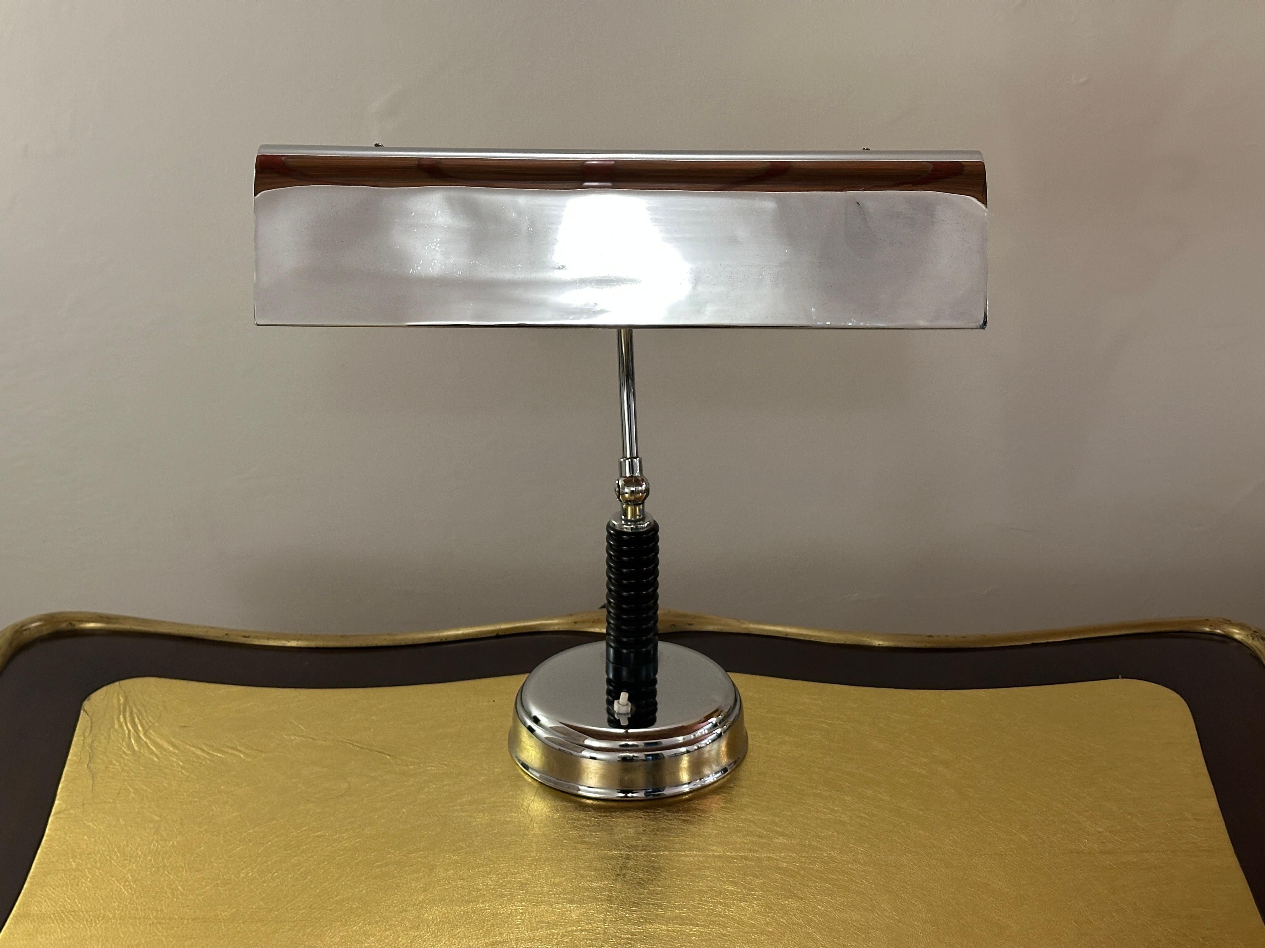 Art Deco table Lamp in chrome bronze and wood 1925, France en vente 9