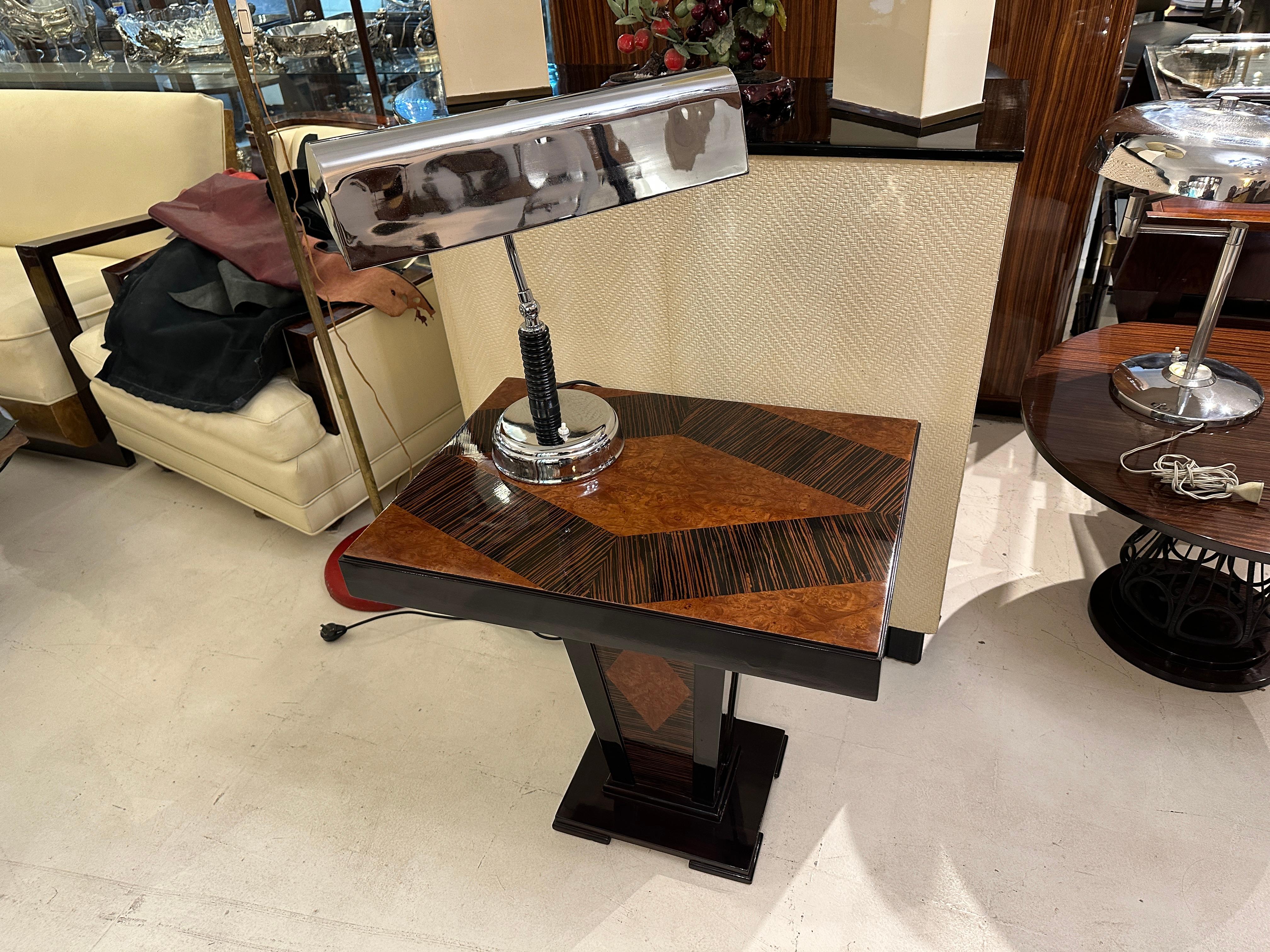 Français Art Deco table Lamp in chrome bronze and wood 1925, France en vente