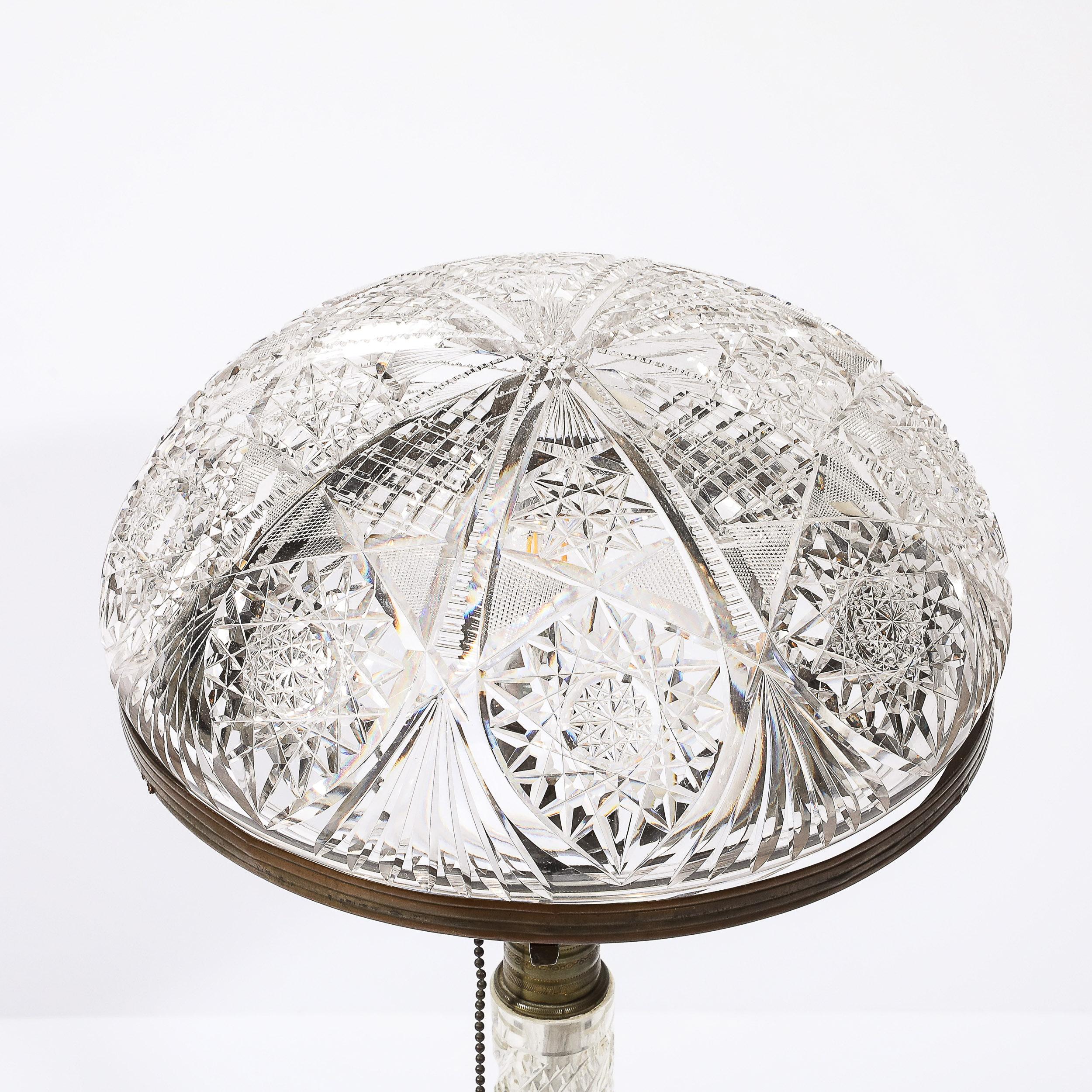 Art-Déco-Tischlampe aus geschliffenem Kristall und Bronze im Angebot 4