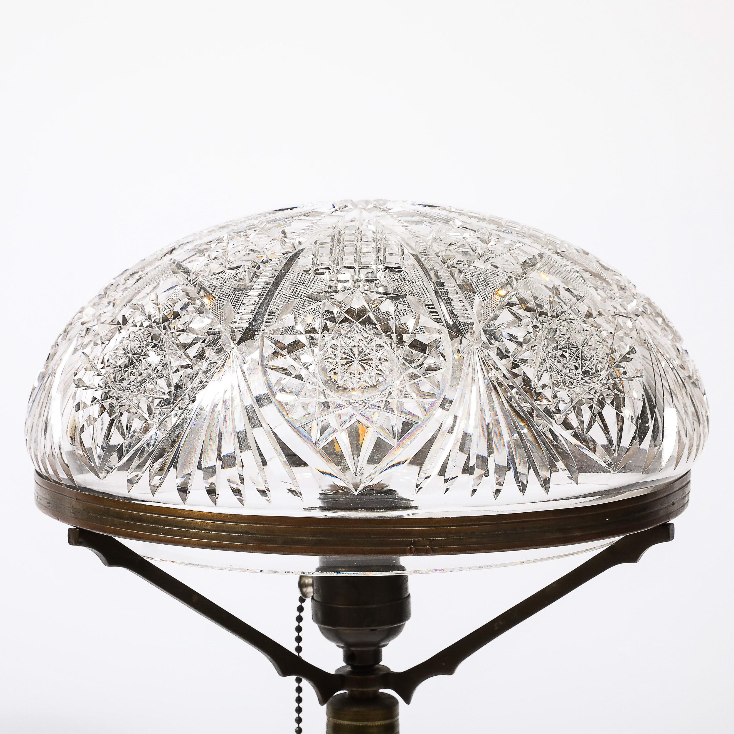 Art-Déco-Tischlampe aus geschliffenem Kristall und Bronze im Angebot 2