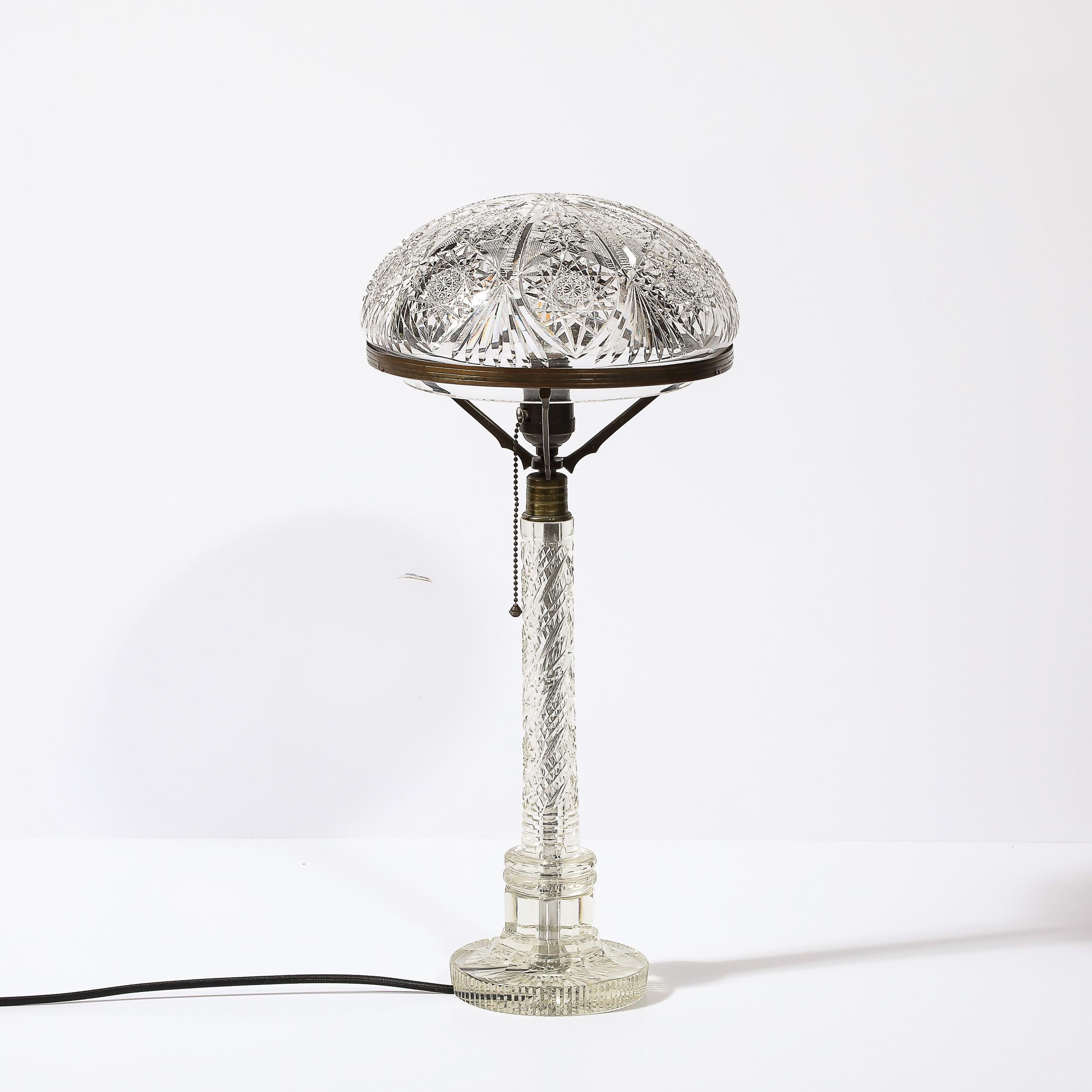 Art-Déco-Tischlampe aus geschliffenem Kristall und Bronze im Angebot 3