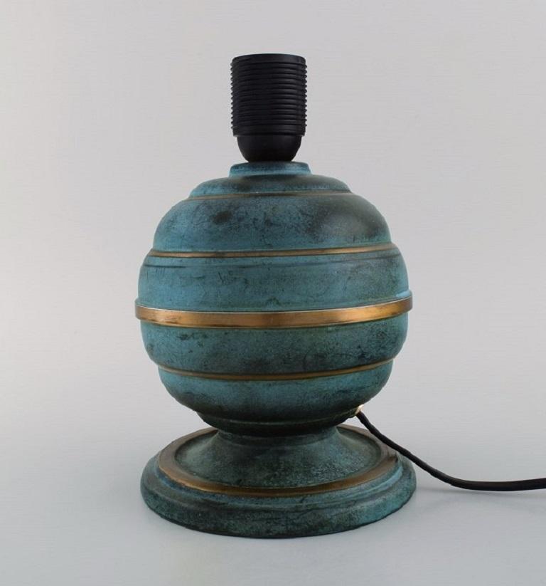 Unknown Art Deco Table Lamp in Green Patinated Metal, 1930s / 40s For Sale