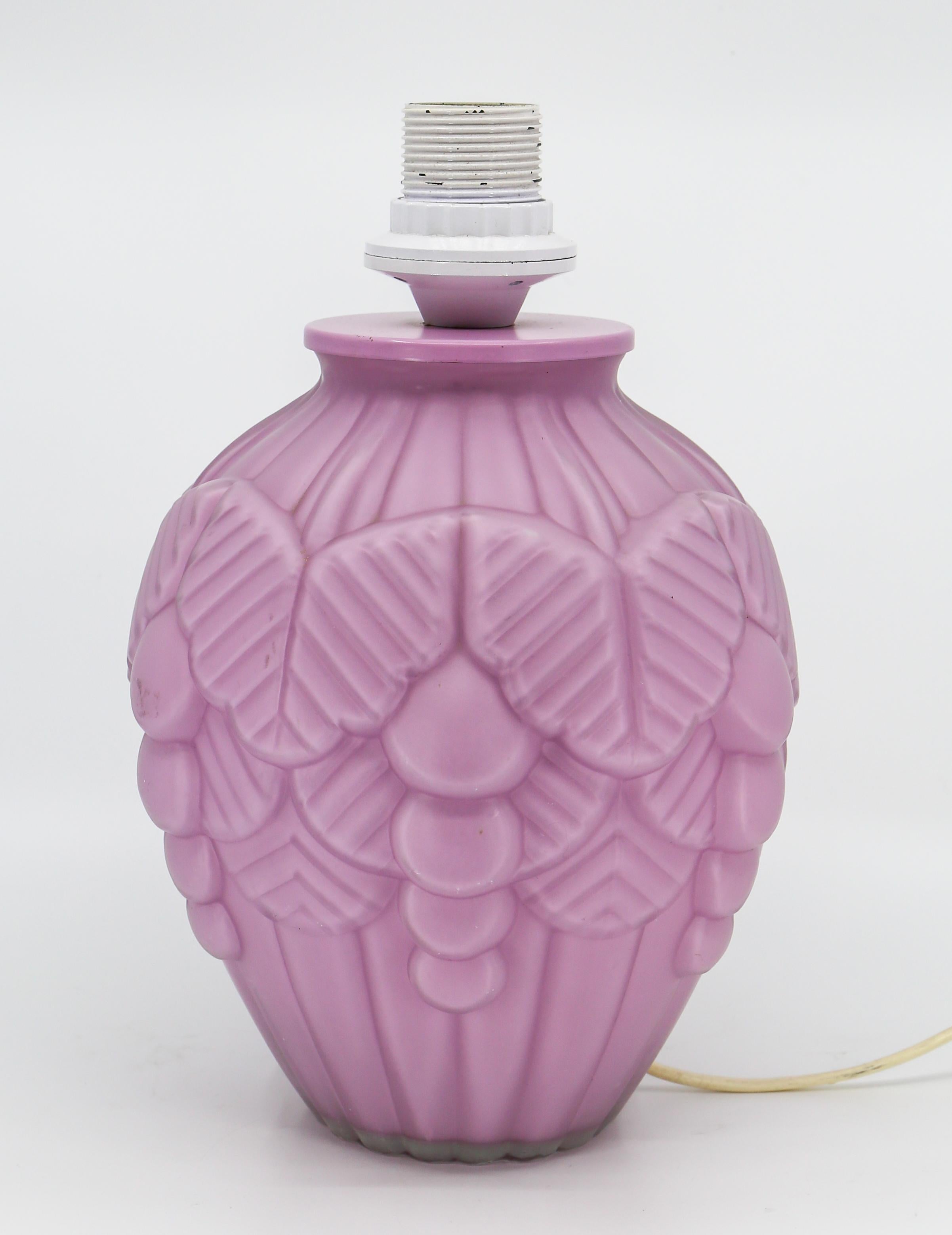 Painted Art Deco Table Lamp in Lilac Color For Sale