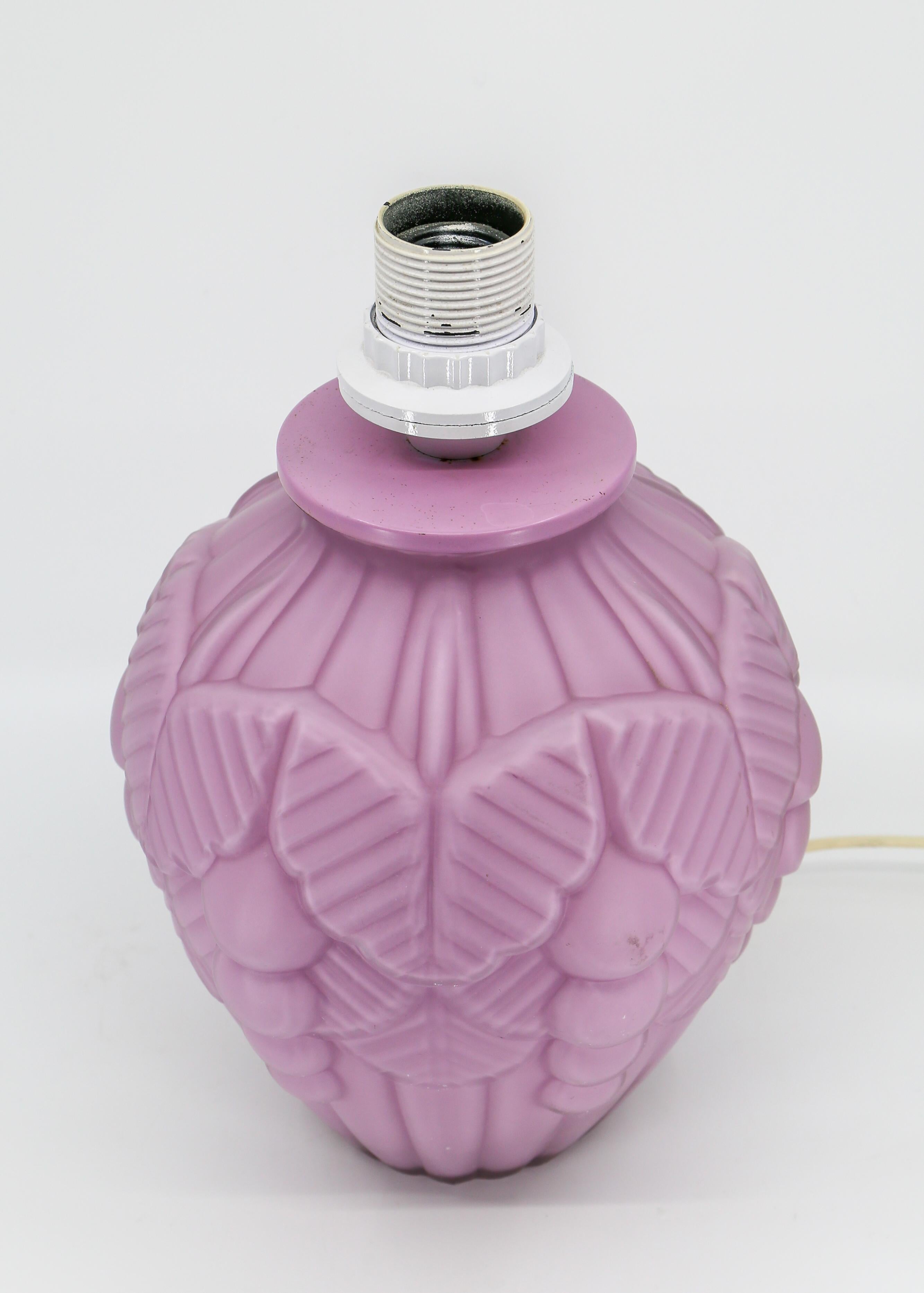 20th Century Art Deco Table Lamp in Lilac Color For Sale