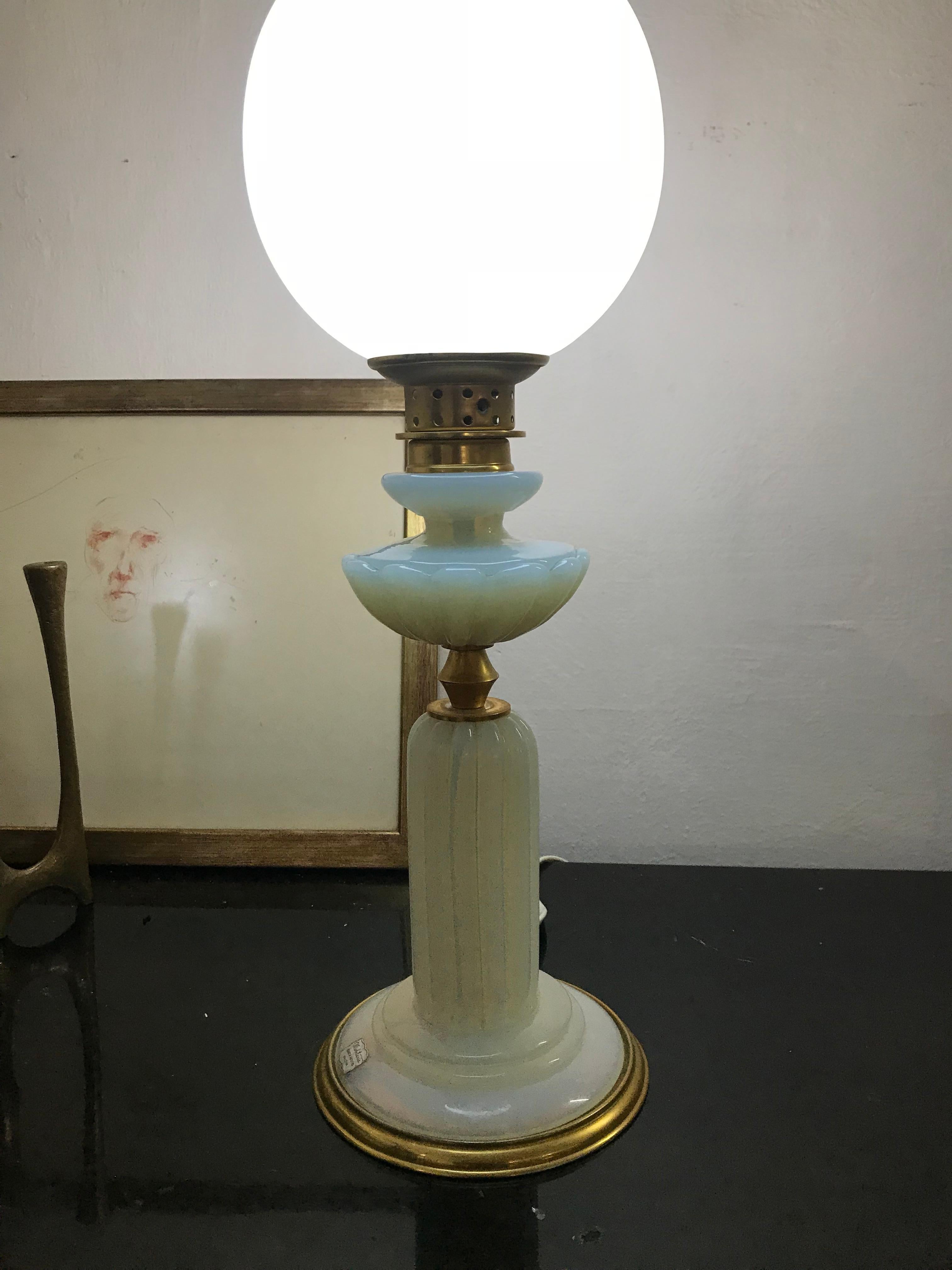Art Deco Table Lamp in Murano Glass, Attributed to Barovier and Toso, circa 1940 For Sale 4