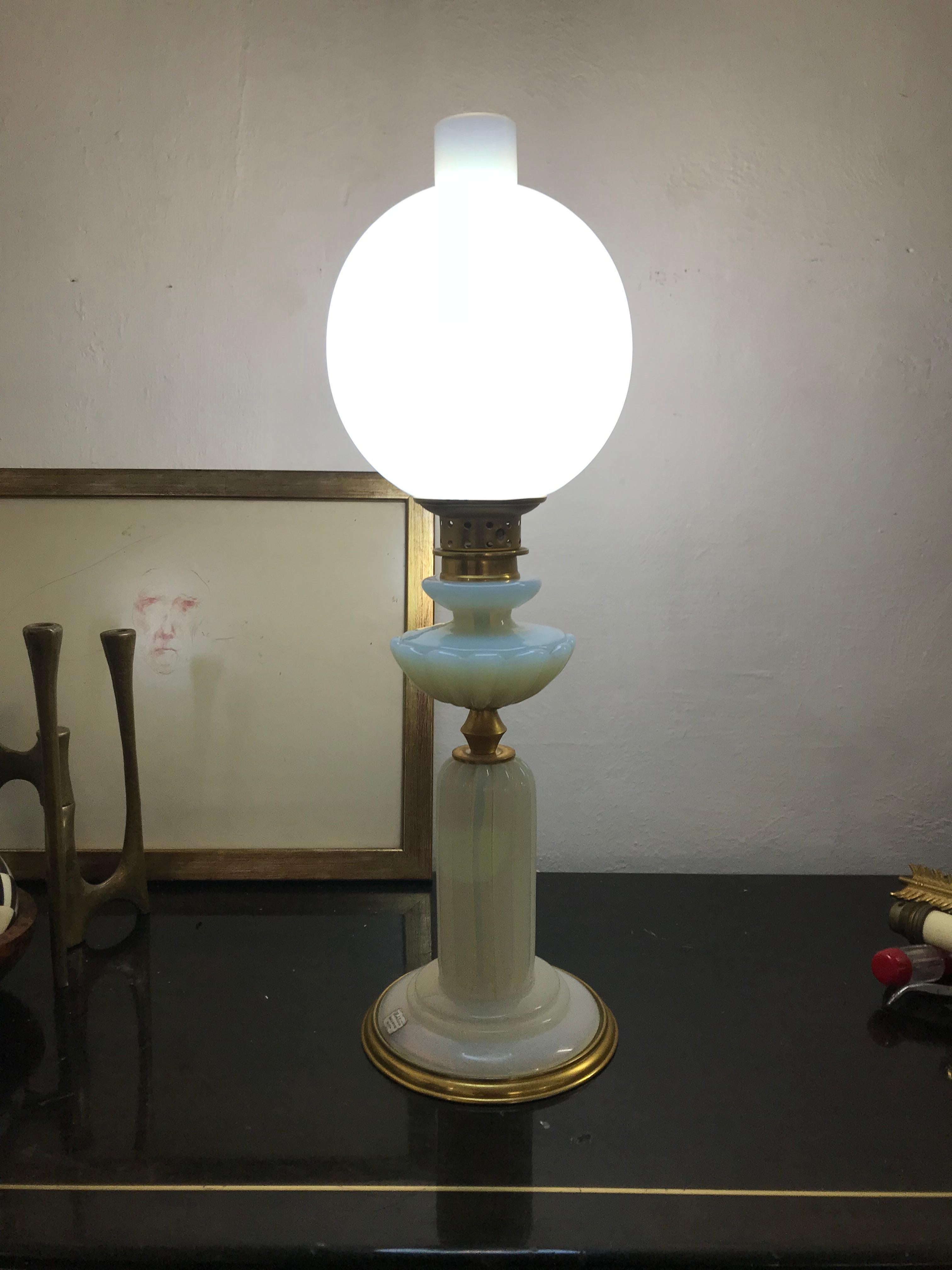 Art Deco Table Lamp in Murano Glass, Attributed to Barovier and Toso, circa 1940 For Sale 2
