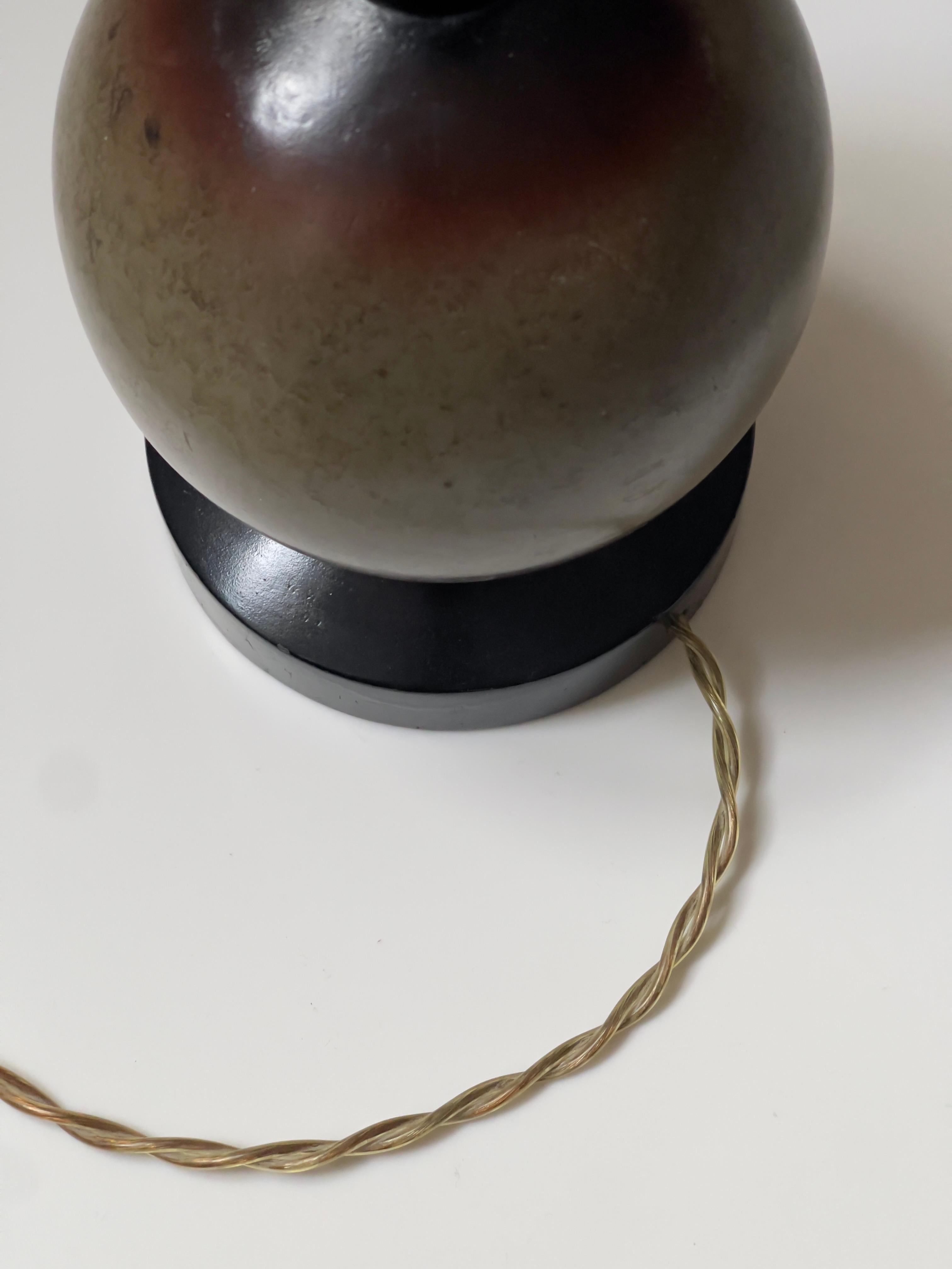 Lampe de table Artful Green en fausse marbrure avec des tons verts et violets. Danemark années 1920 Bon état - En vente à København K, 84