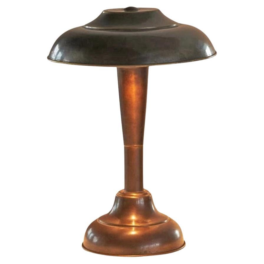Lampe de table Art Déco en laiton patiné 1950s en vente