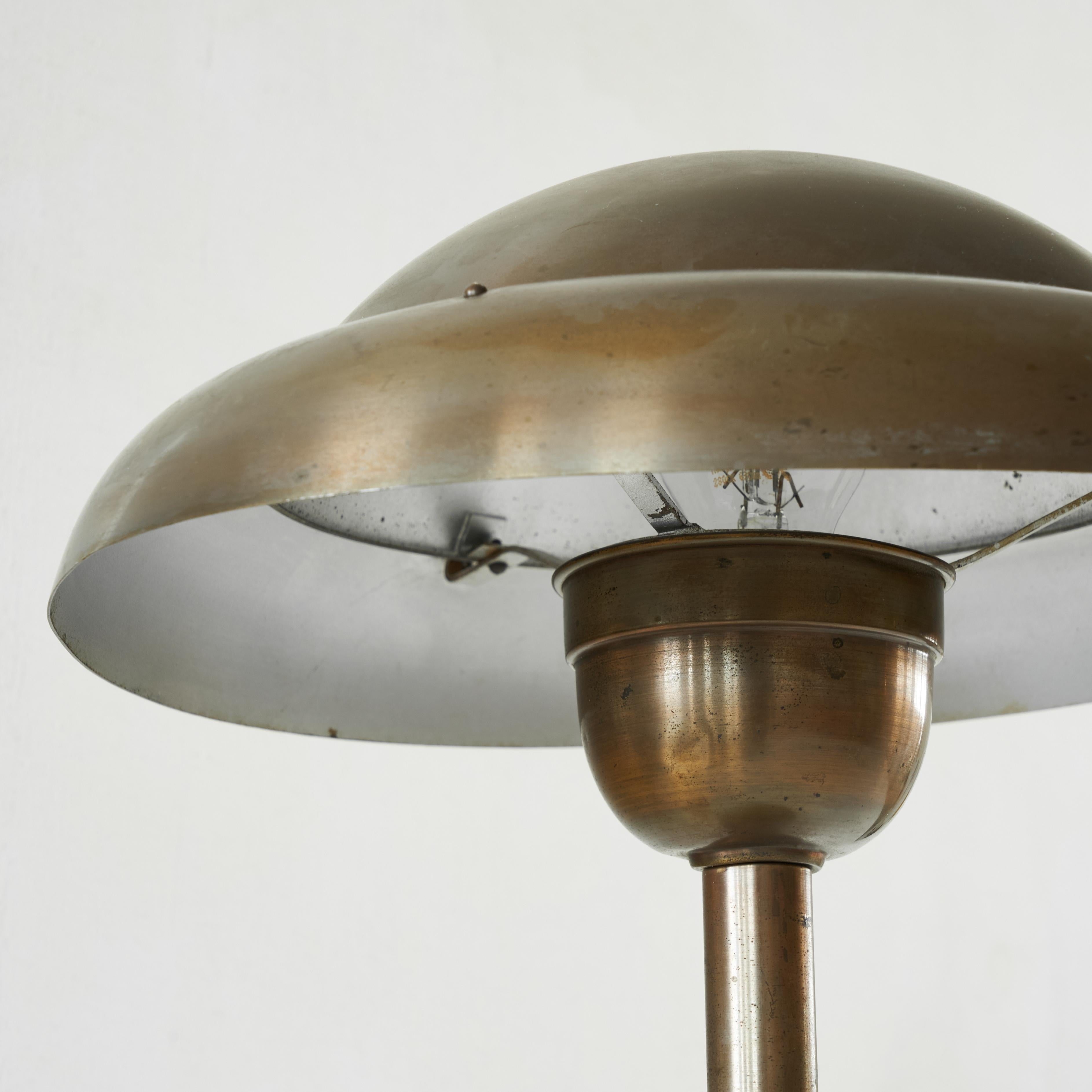 Art Deco Table Lamp in Patinated Brass 5