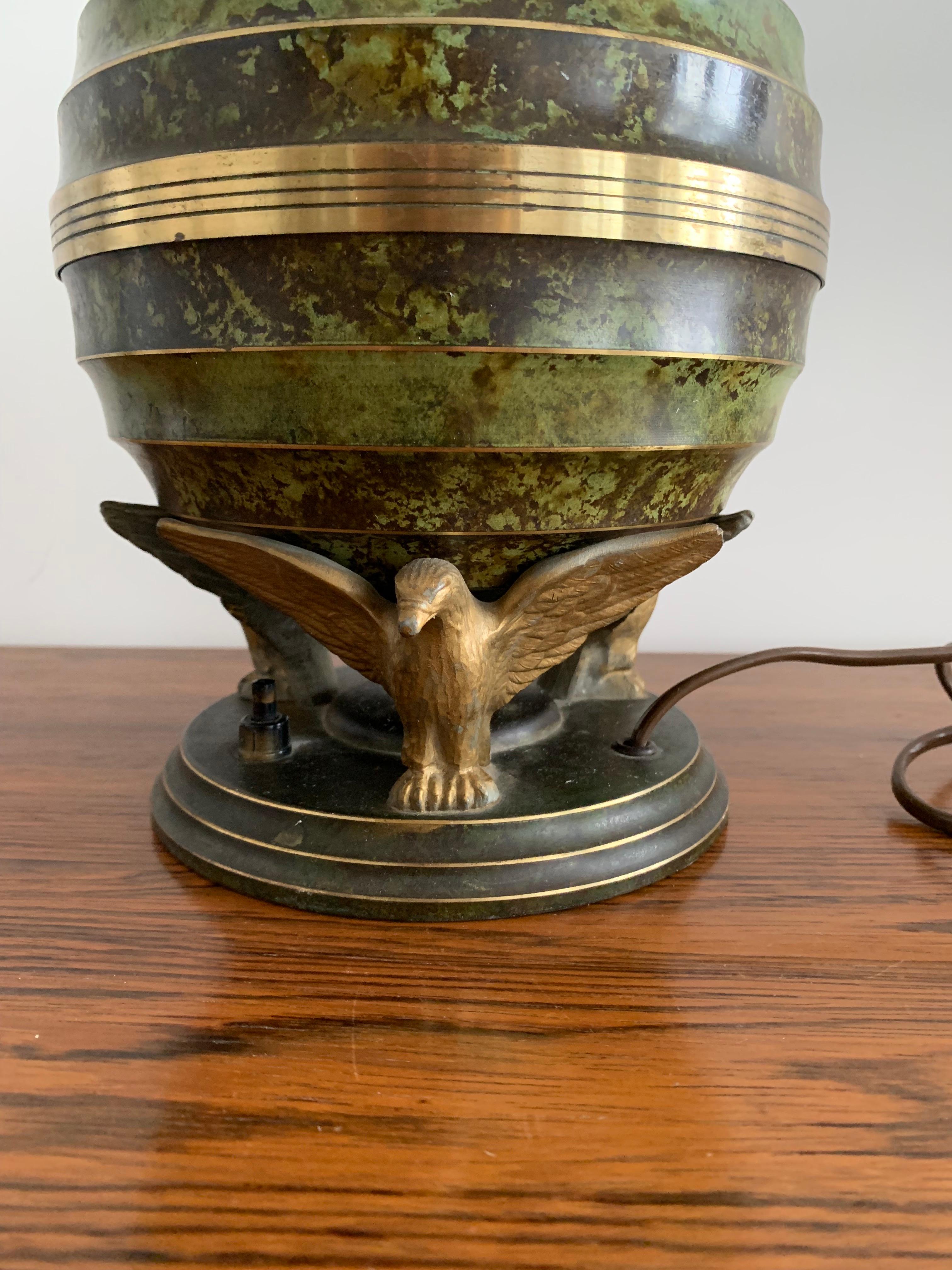 Art Déco Table Lamp in Patinated Bronze Eagles Holding a Globe, France, 1940 For Sale 7