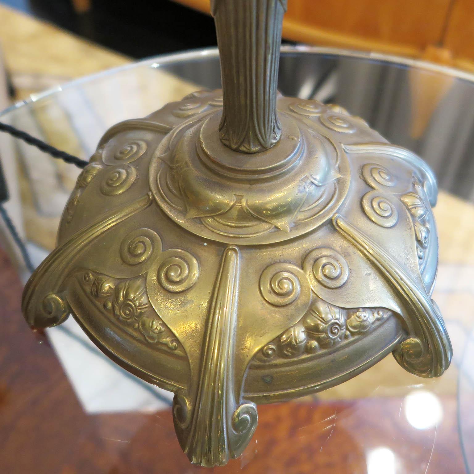 20th Century Art Deco Table Lamp in Relief Brass with New Silk Shade For Sale