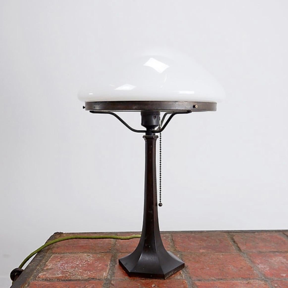 Lampe de table Art déco dans l'esprit de Hoffmann en vente 3