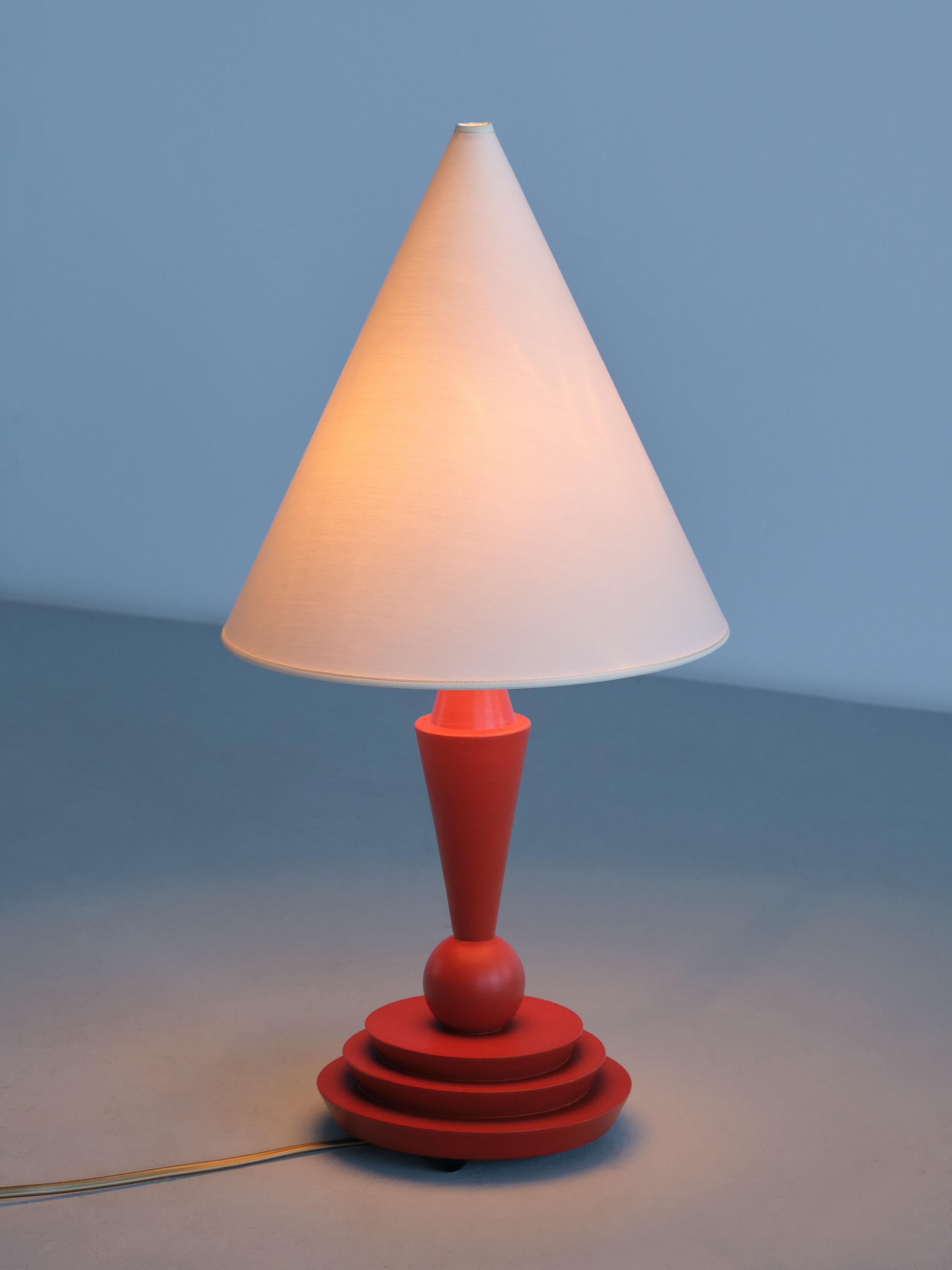 Austrian Art Deco Table Lamp in Vermilion Orange Lacquered Beech Wood, Austria, 1930s For Sale