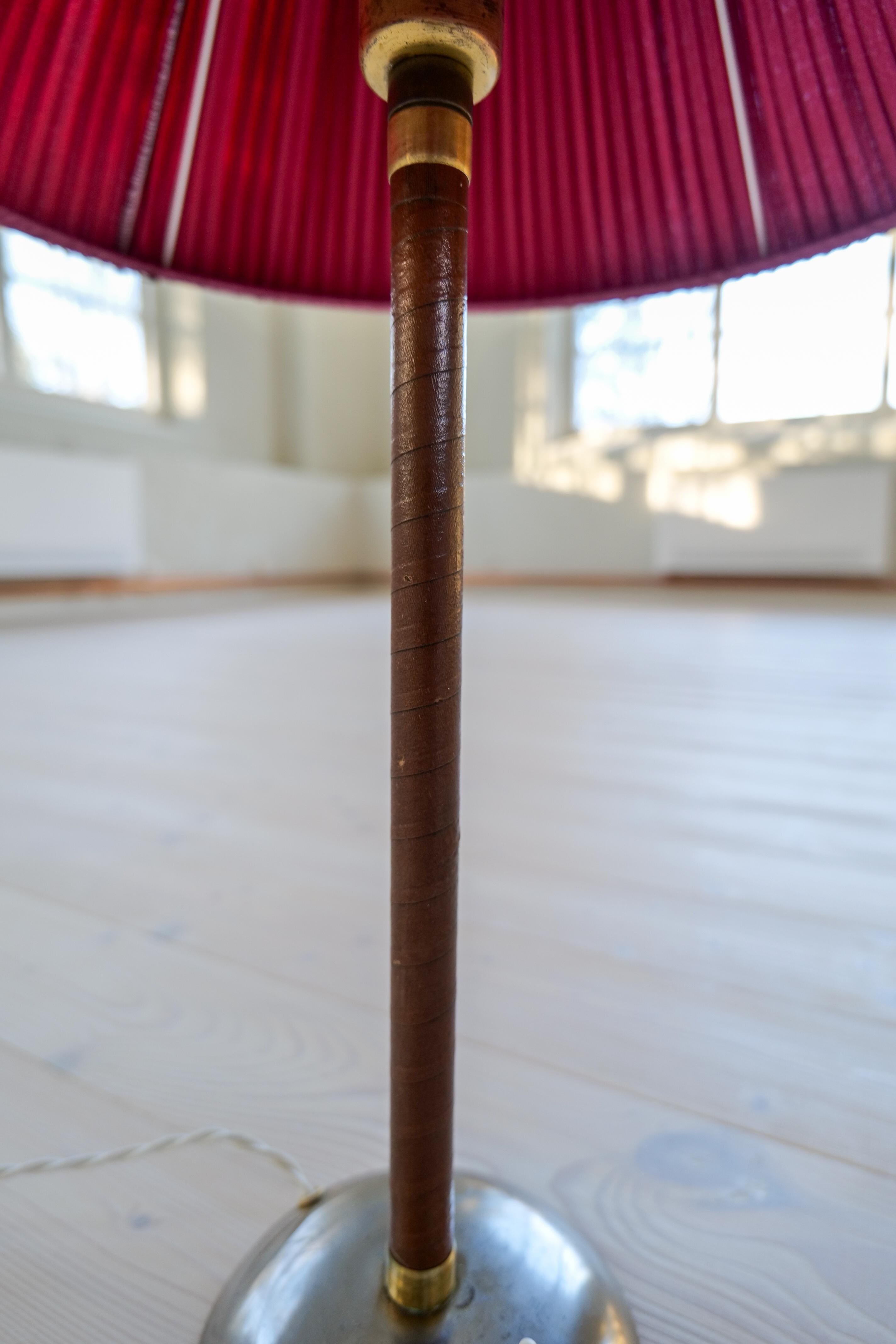 Mid-20th Century Art Deco Table Lamp made in Sweden, 1940s For Sale
