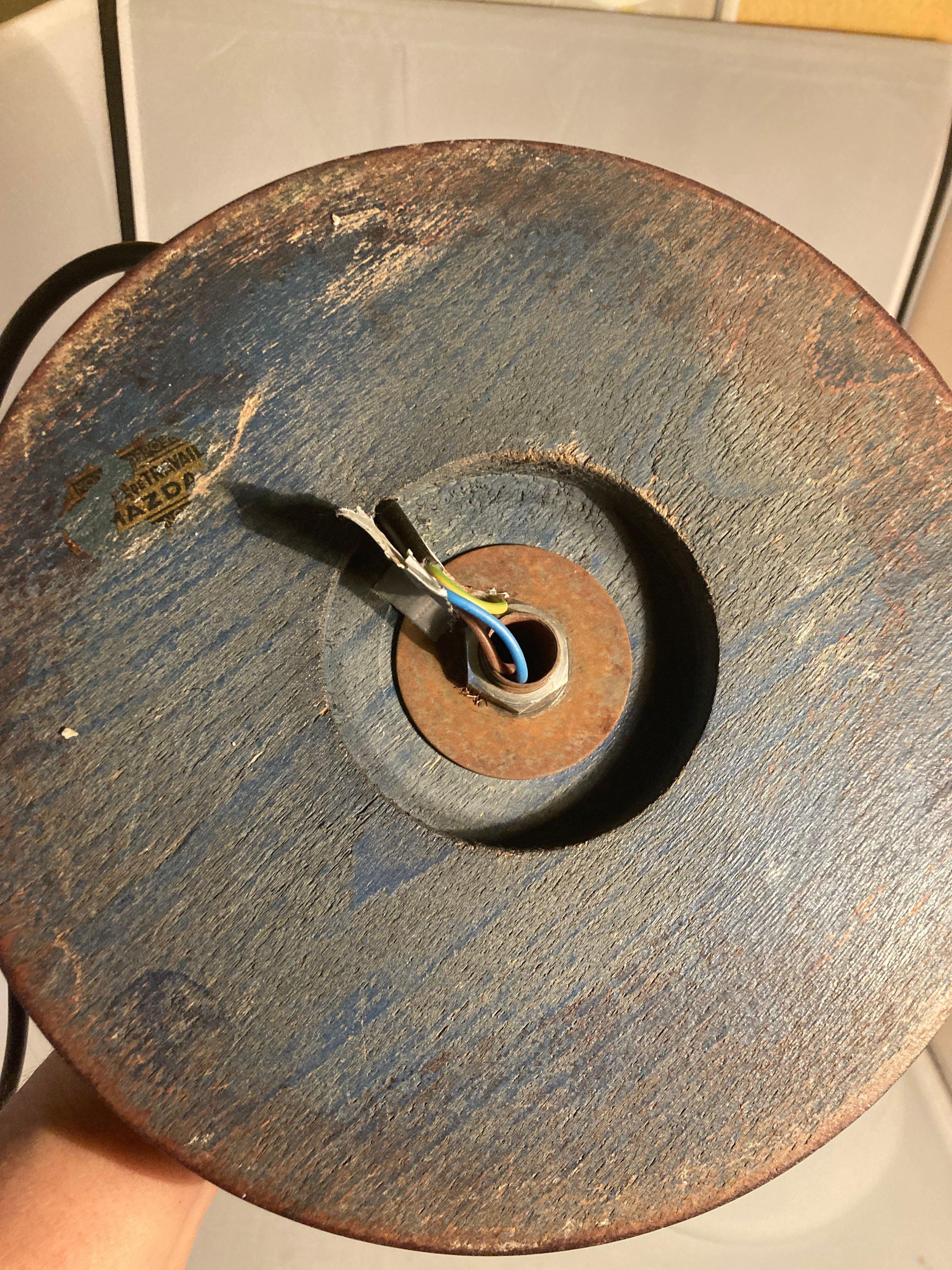 Lámpara de mesa Art Déco. Modelo 