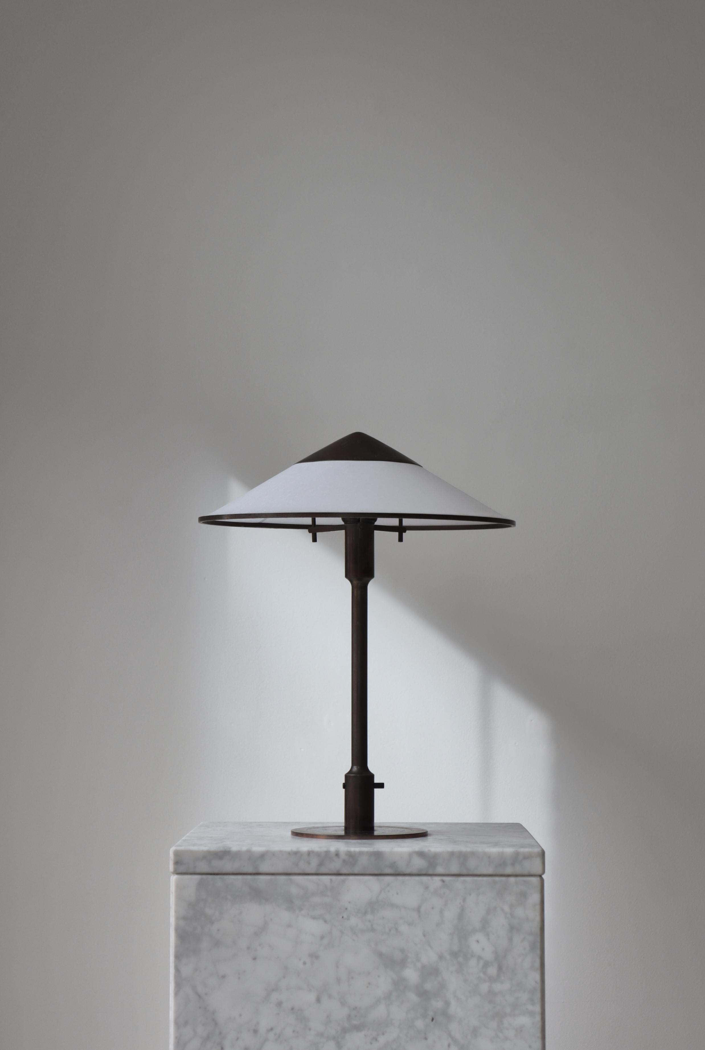 Lampe de bureau Art Déco modèle T3-major en laiton bruni par N.R. Thykier, Danemark 1930 en vente 5