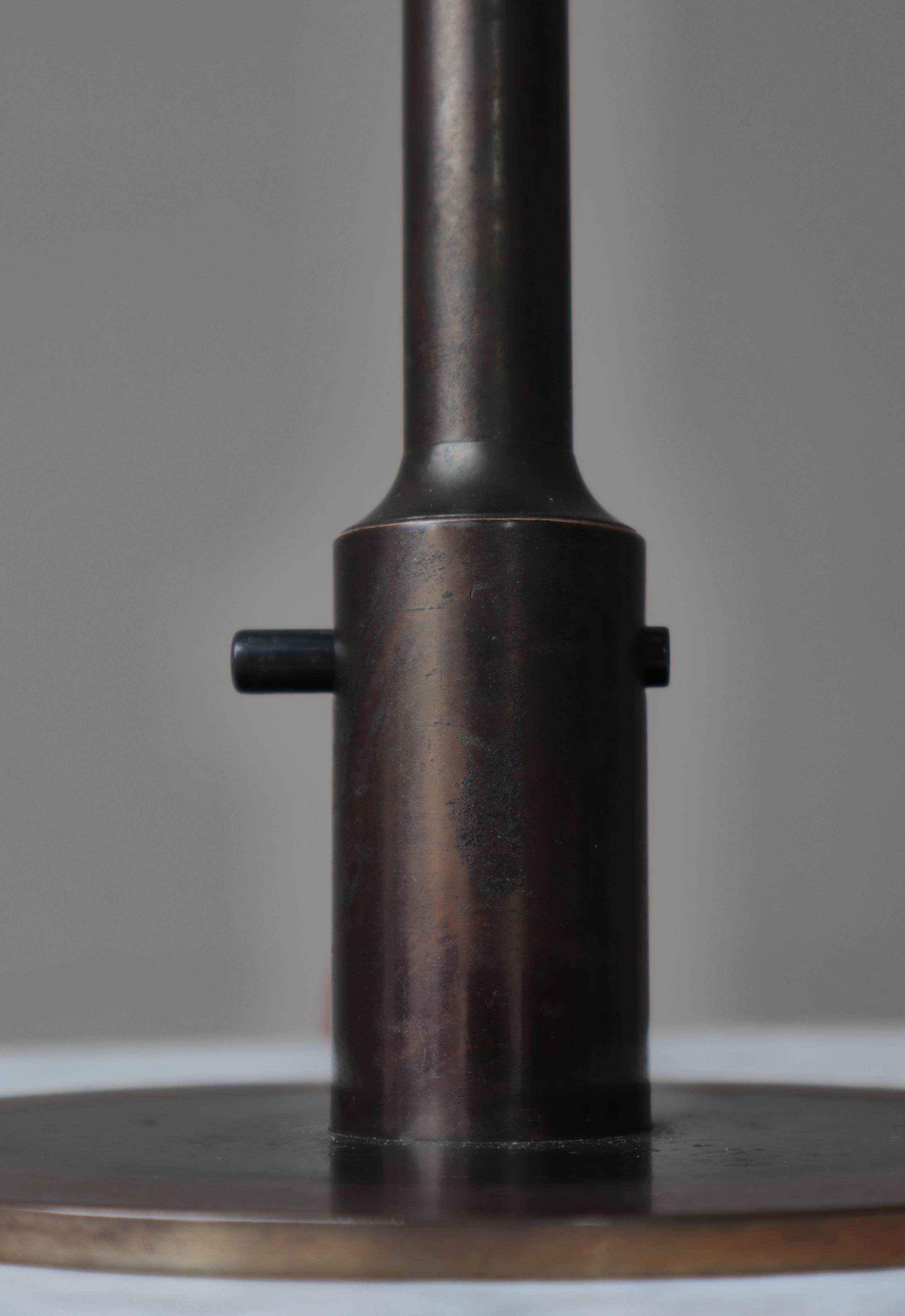 Lampe de bureau Art Déco modèle T3-major en laiton bruni par N.R. Thykier, Danemark 1930 en vente 1